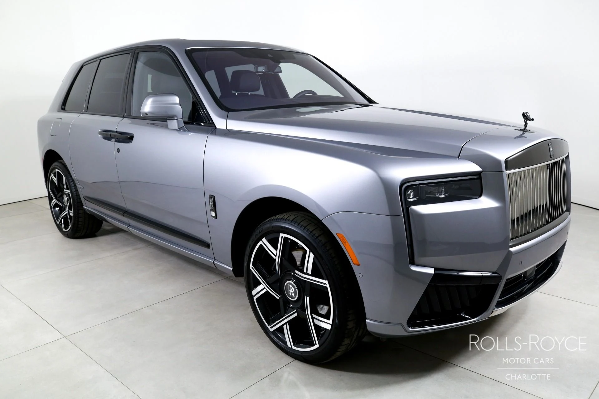mph005_3115066155_Used_2026_Rolls_Royce_Black_Badge_Cullinan_1771362951_0e9c3a2885