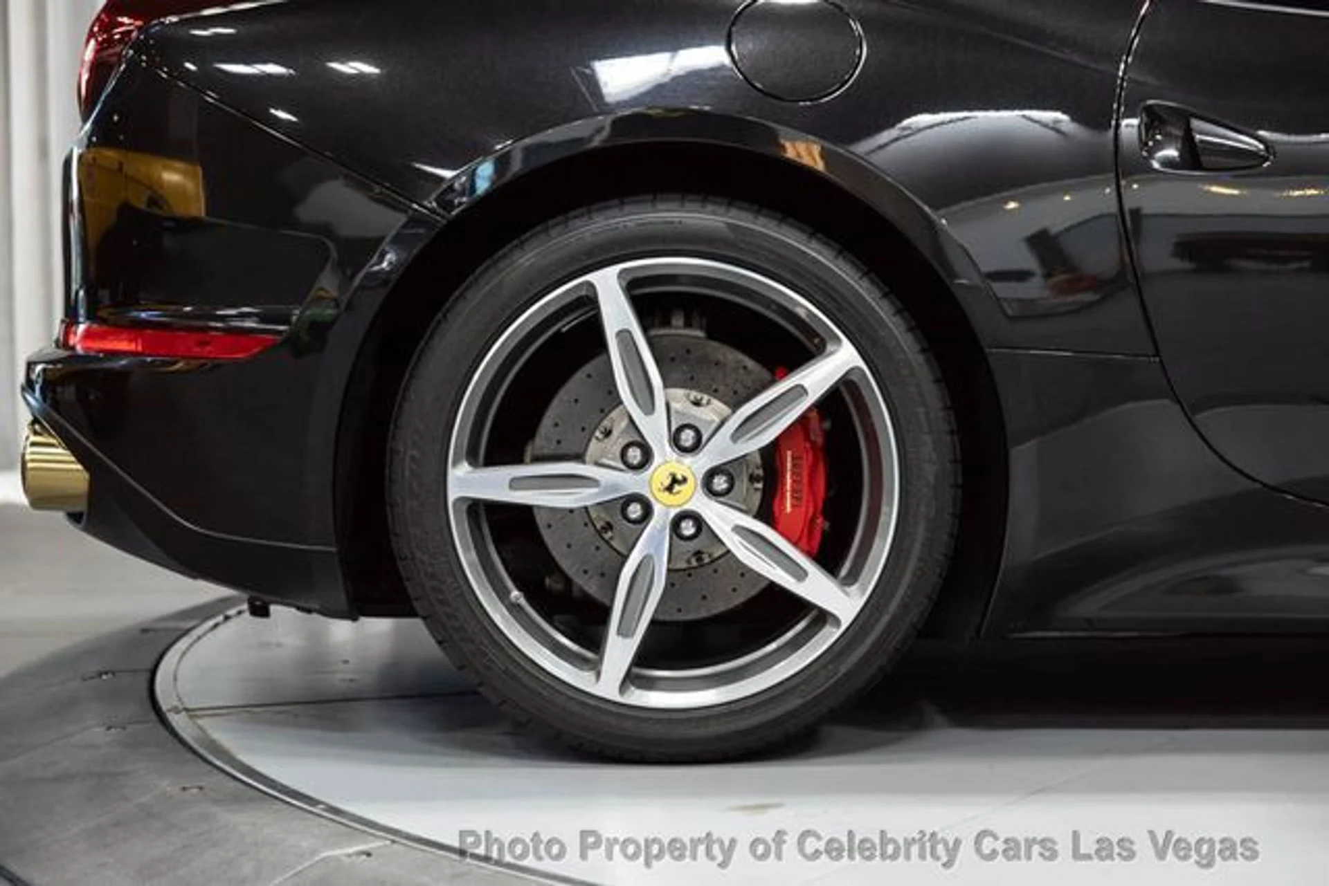 mph005_3117105161_used_2017_ferrari_california_t_convertible_9707_23074635_10_640_31877c9e4b