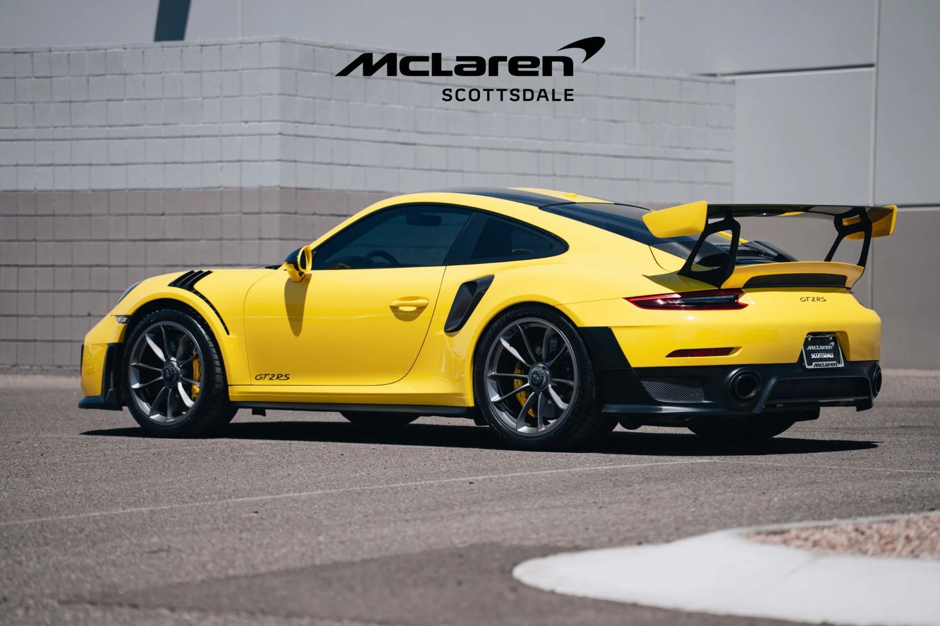 mph005_3119462528_Used_2018_PORSCHE_911_GT_2_RS_1746157617_ed6e66d27e