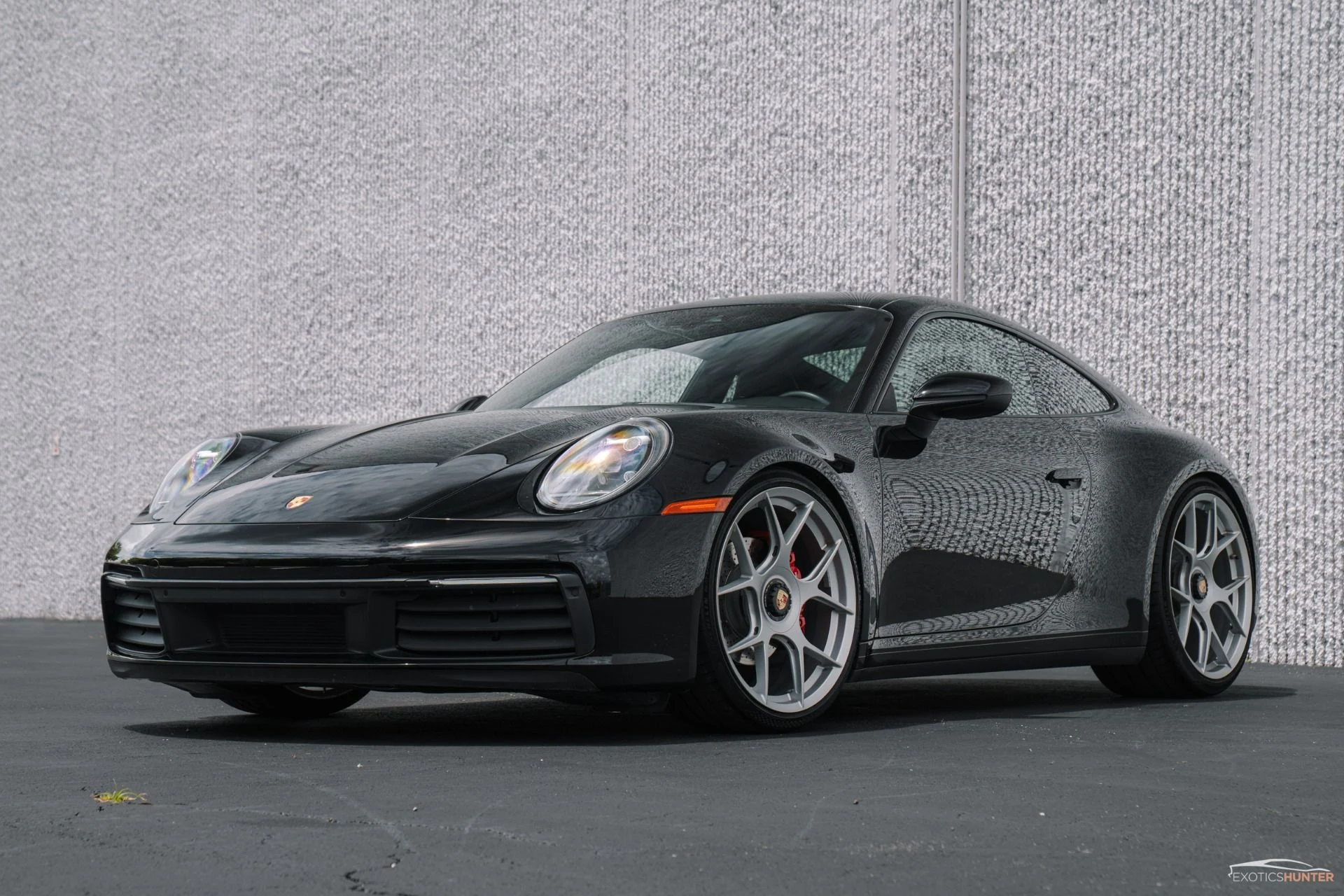 mph005_3126756984_Used_2022_Porsche_911_Carrera_1753304431_8237782487
