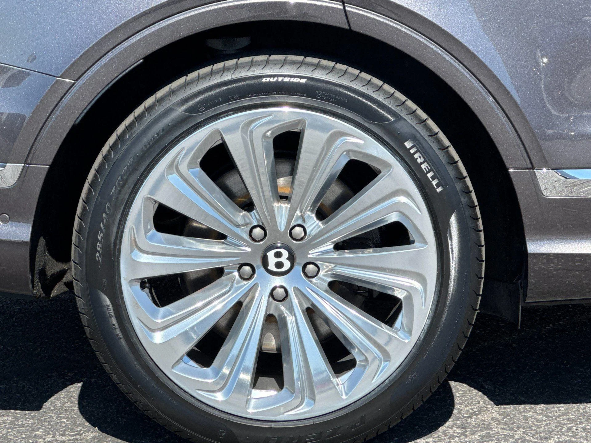 mph005_3138722317_Used_2023_Bentley_Bentayga_EWB_Azure_1786613150_dd3fce3546