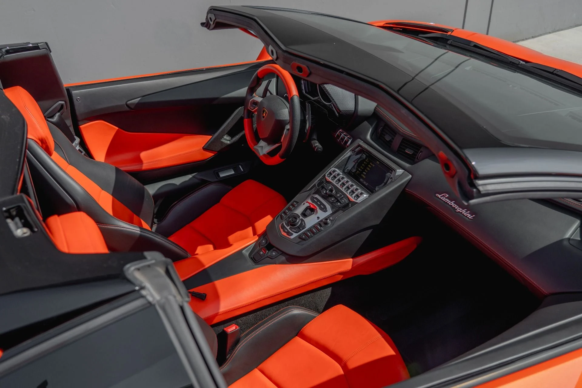 mph005_3138867725_Used_2014_Lamborghini_Aventador_LP_700_4_1759878623_32c9786aee