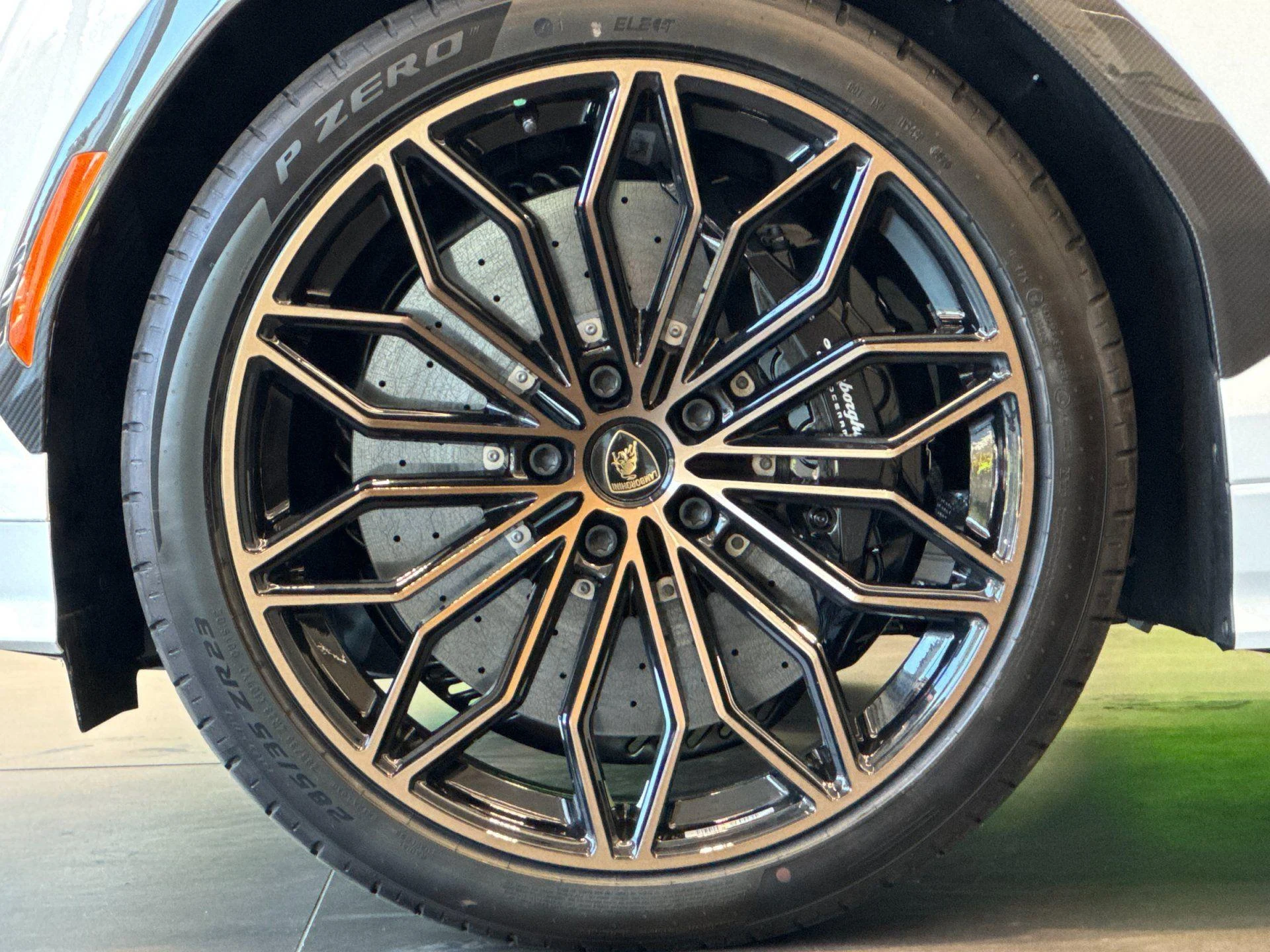mph005_3142425028_New_2026_Lamborghini_Urus_SE_1786111359_efb2d2f90e