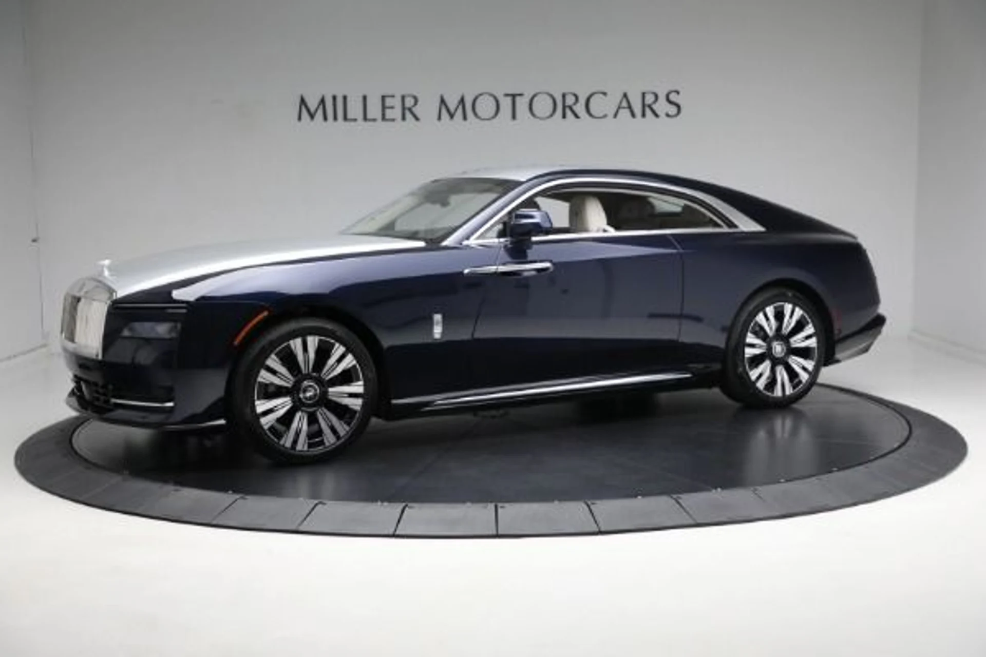 mph005_3145976920_New_2024_Rolls_Royce_Spectre_4ece9caefd