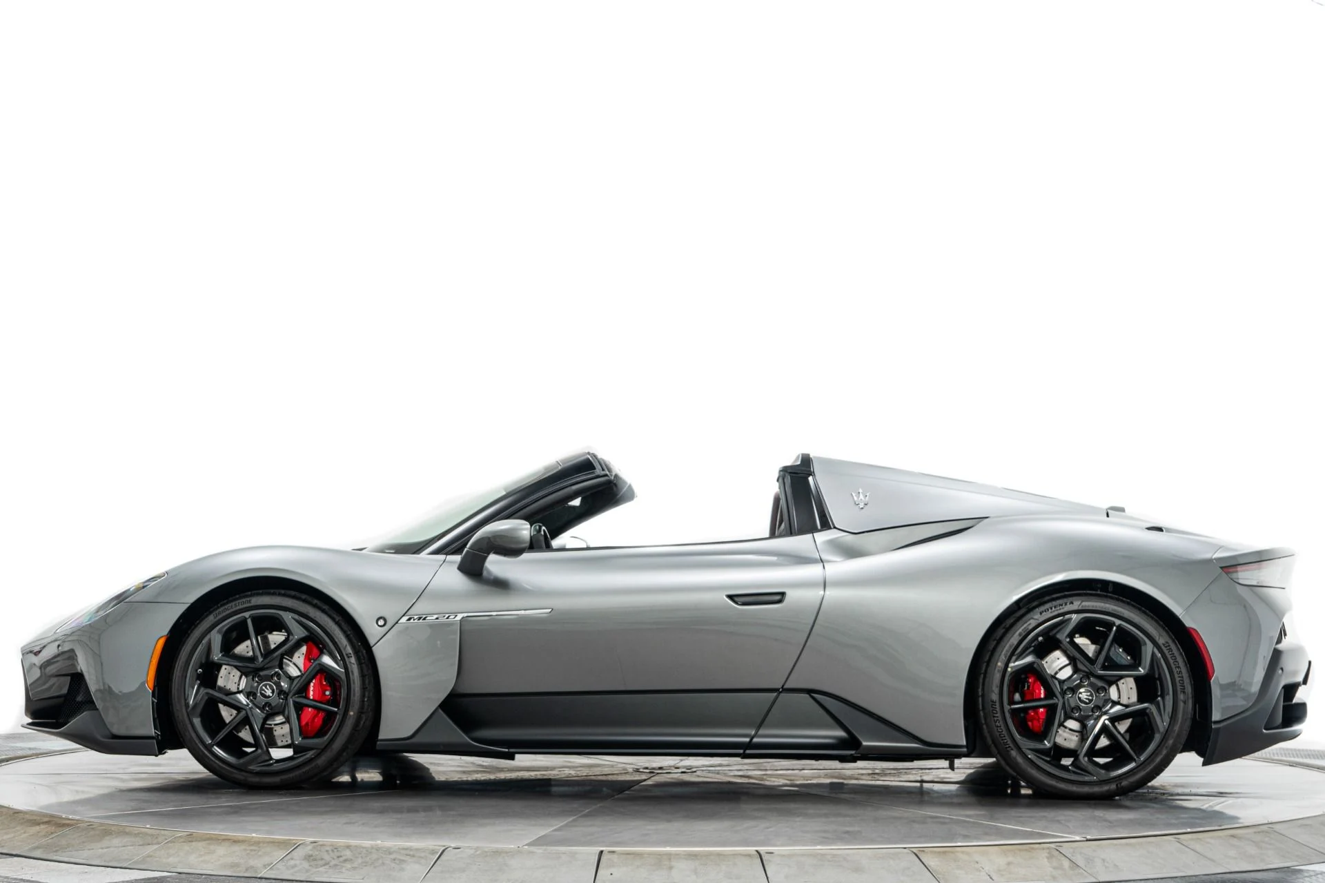 mph005_3151575186_Used_2023_Maserati_MC_20_Cielo_351_Miles_Lightweight_Racing_Seats_Interior_Carbon_Fiber_Package_1774034660_afa2c008c1