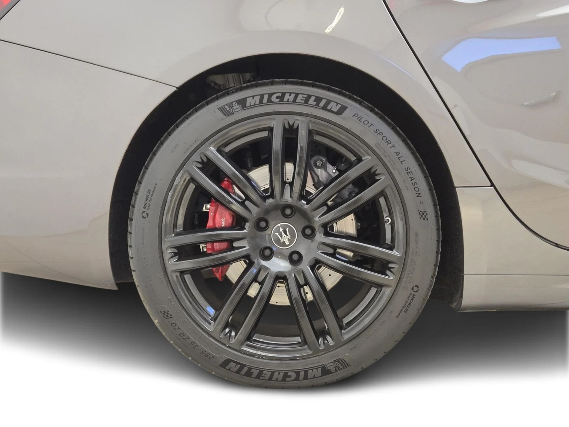 mph005_3161073589_Used_2022_Maserati_Ghibli_Modena_1763108958_42c3a48901