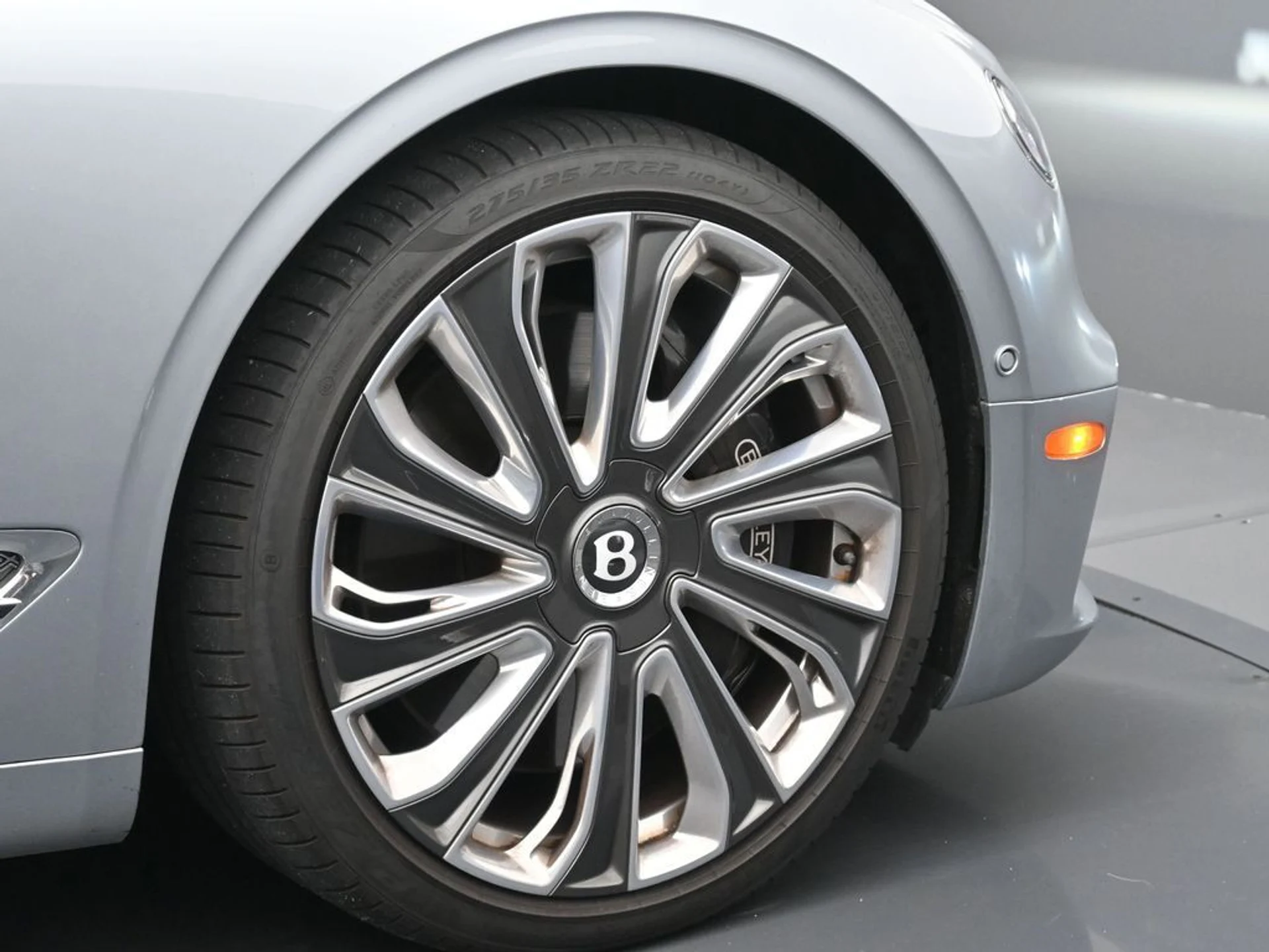 mph005_3172017964_f98176d07d5c065d07499c452ea49c32x_d8bab35f19