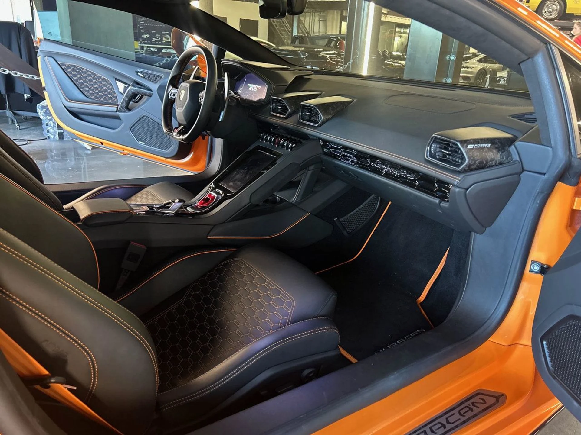 mph005_317395262_lamborghini_huracan_evo_2022_7919a3b3c5