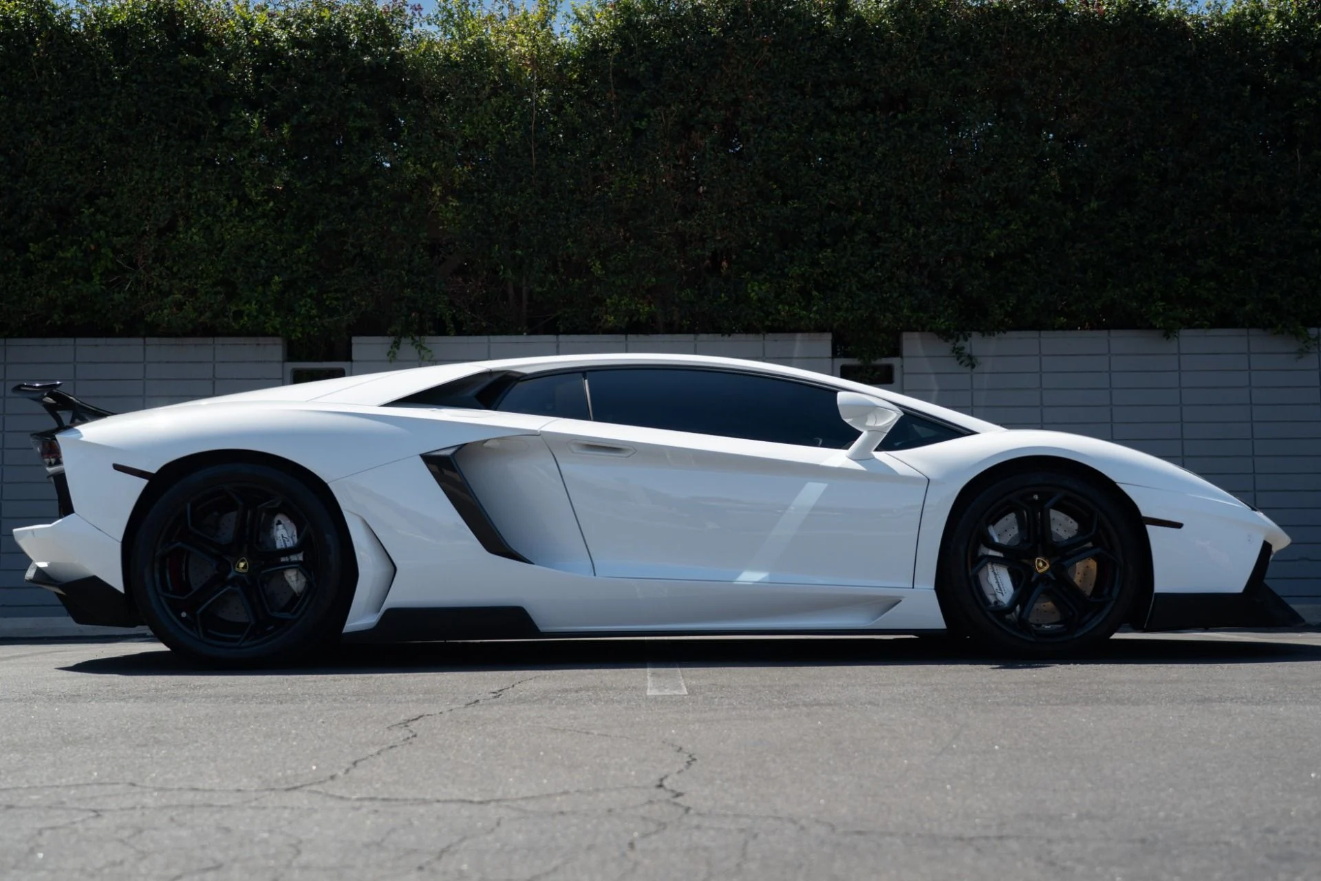 mph005_3182353434_Used_2012_Lamborghini_Aventador_LP_700_4_1757453285_e023e13018