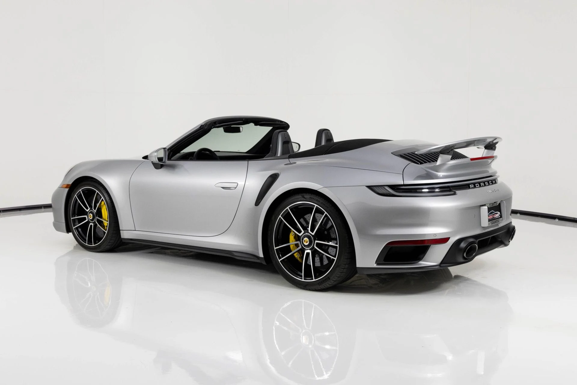 mph005_3183856217_Used_2022_Porsche_911_Turbo_S_1764184609_db2ac47608