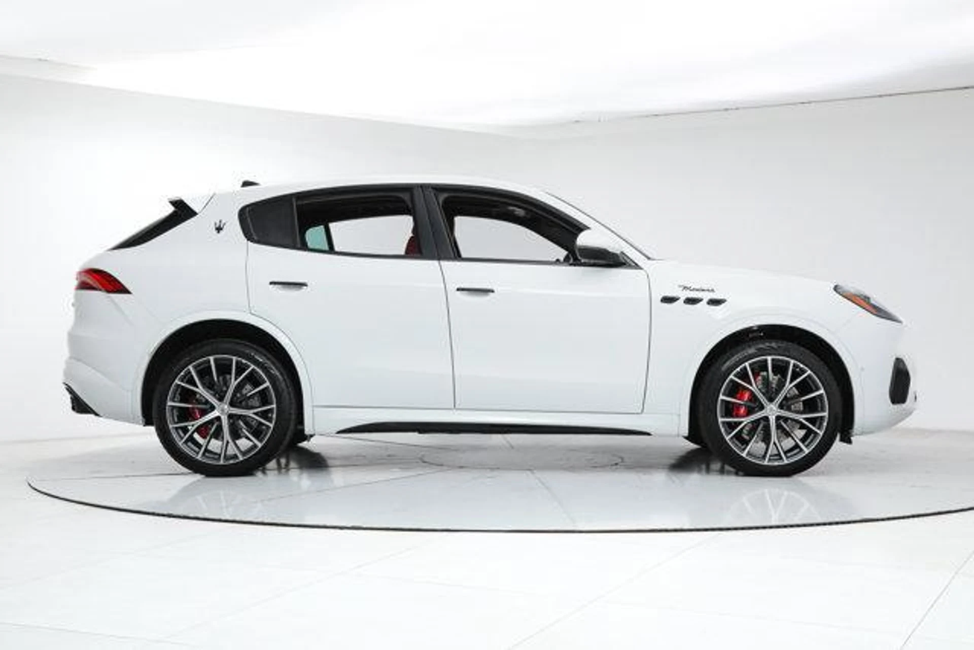 mph005_318513702_o_Ol_Nxp_Nlf4e_Ip_SLJK_4_w_NHE_Qry_I_d1bde165aa