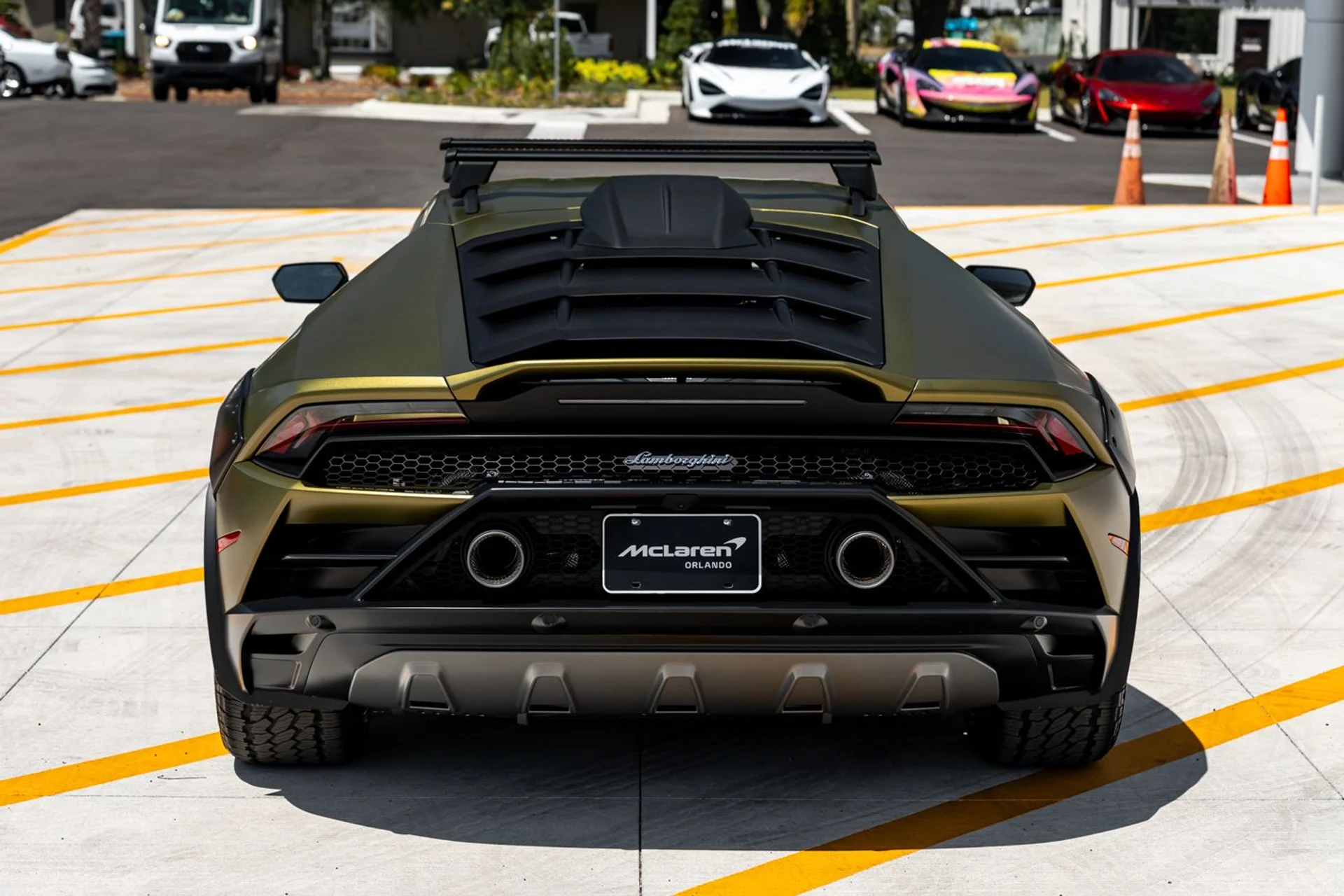mph005_320426180_Used_2024_Lamborghini_Huracan_Sterrato_d02e7a7d18