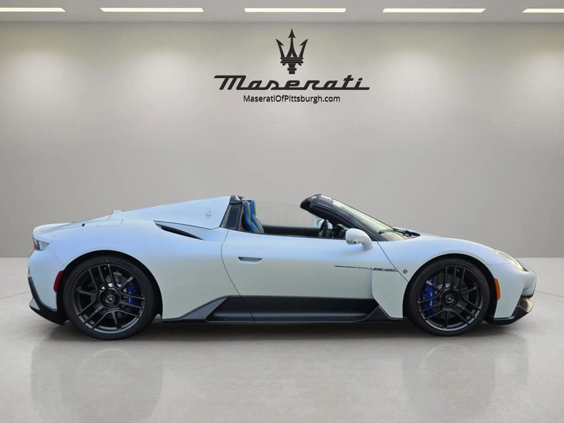 mph005_3208545176_e70e2efede1c469ea4622282f3d96db0_e63b8e959e