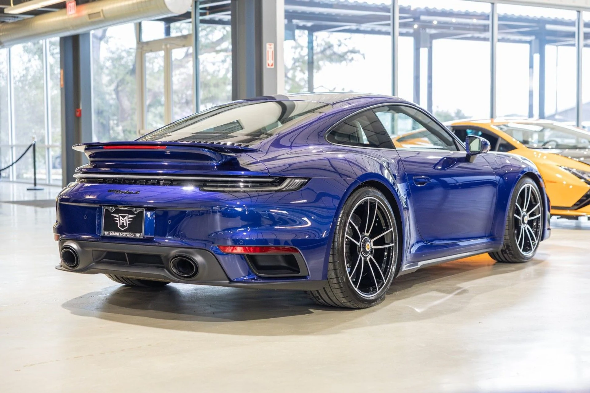 mph005_3210833562_q_Q_54f56837cc