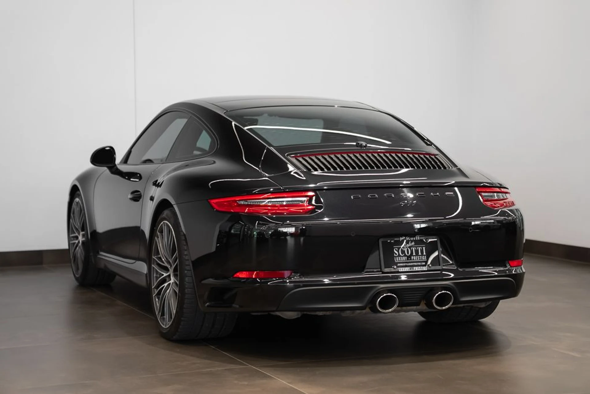 mph005_3222357764_porsche_911_2017_5c70073b84