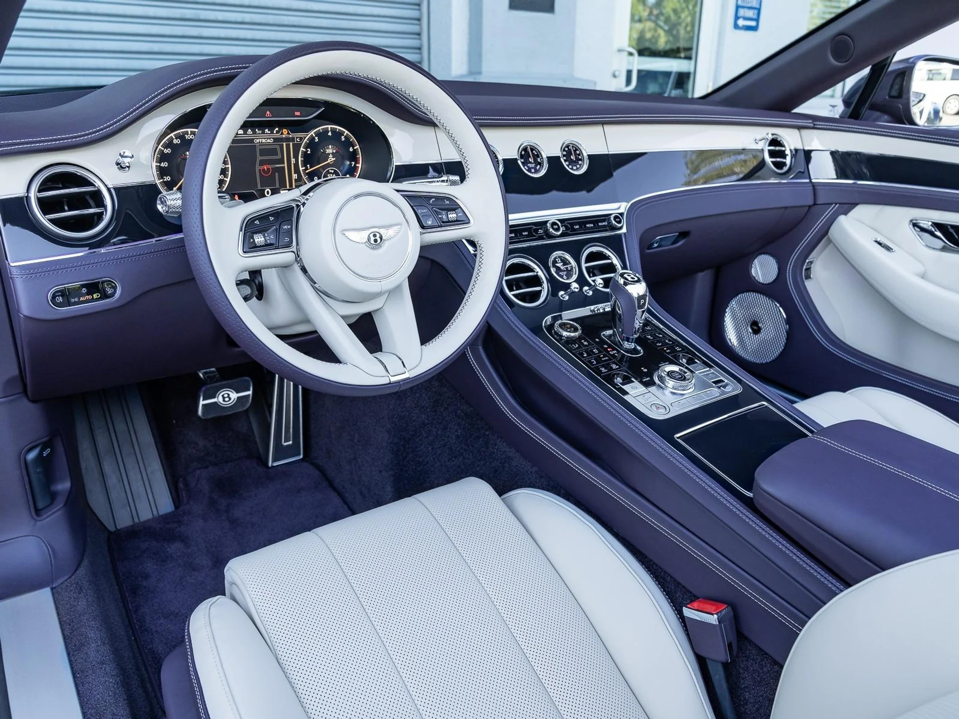 mph005_322270996_Used_2024_Bentley_Continental_GT_V8_1763485640_0083d683cf