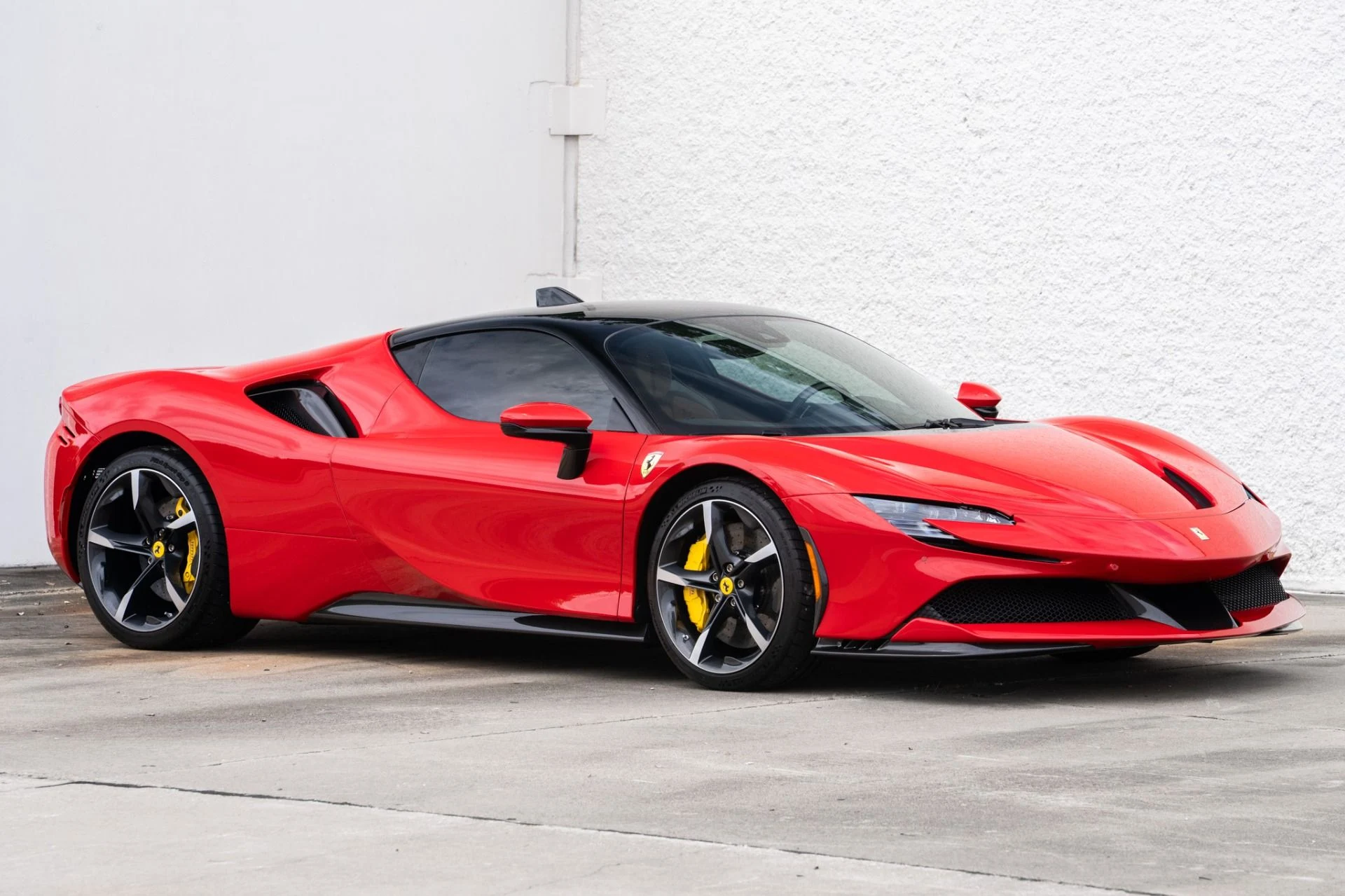 mph005_3225720970_Used_2023_Ferrari_SF_90_Stradale_1753986434_83fc405b29