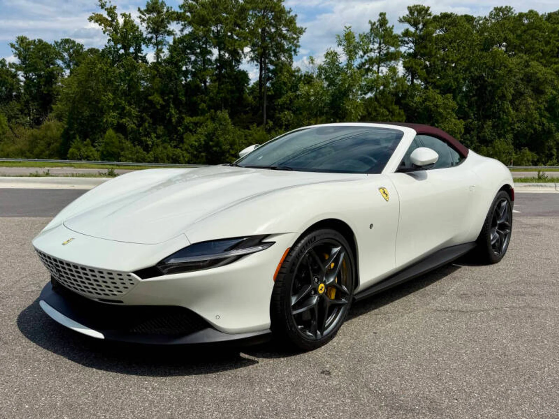 mph005_3229995491_2025_ferrari_roma_spider_base_2dr_convertible_3432b946cb