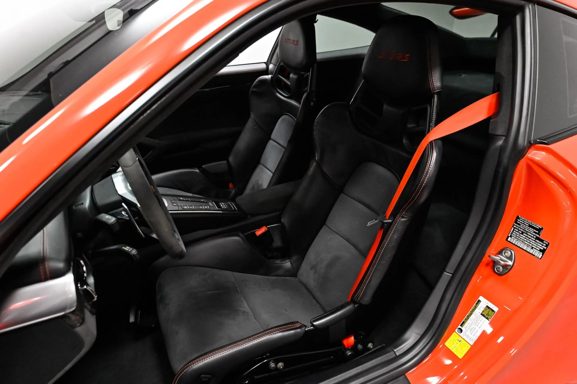 mph005_3229996767_Used_2016_Porsche_911_GT_3_RS_1791298183_28cce86106