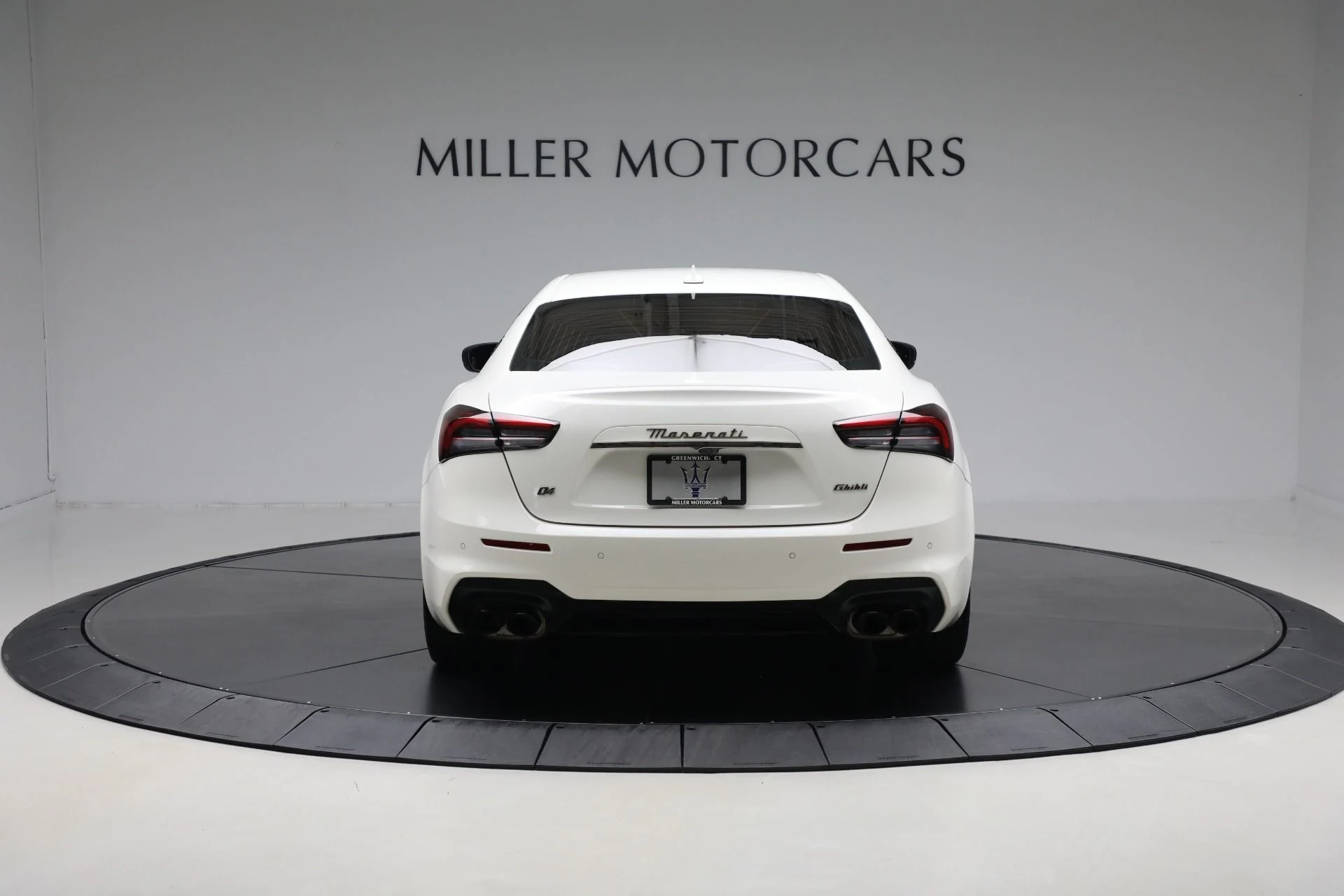 mph005_3237777796_Used_2022_Maserati_Ghibli_Modena_Q4_0d6bae6e7a