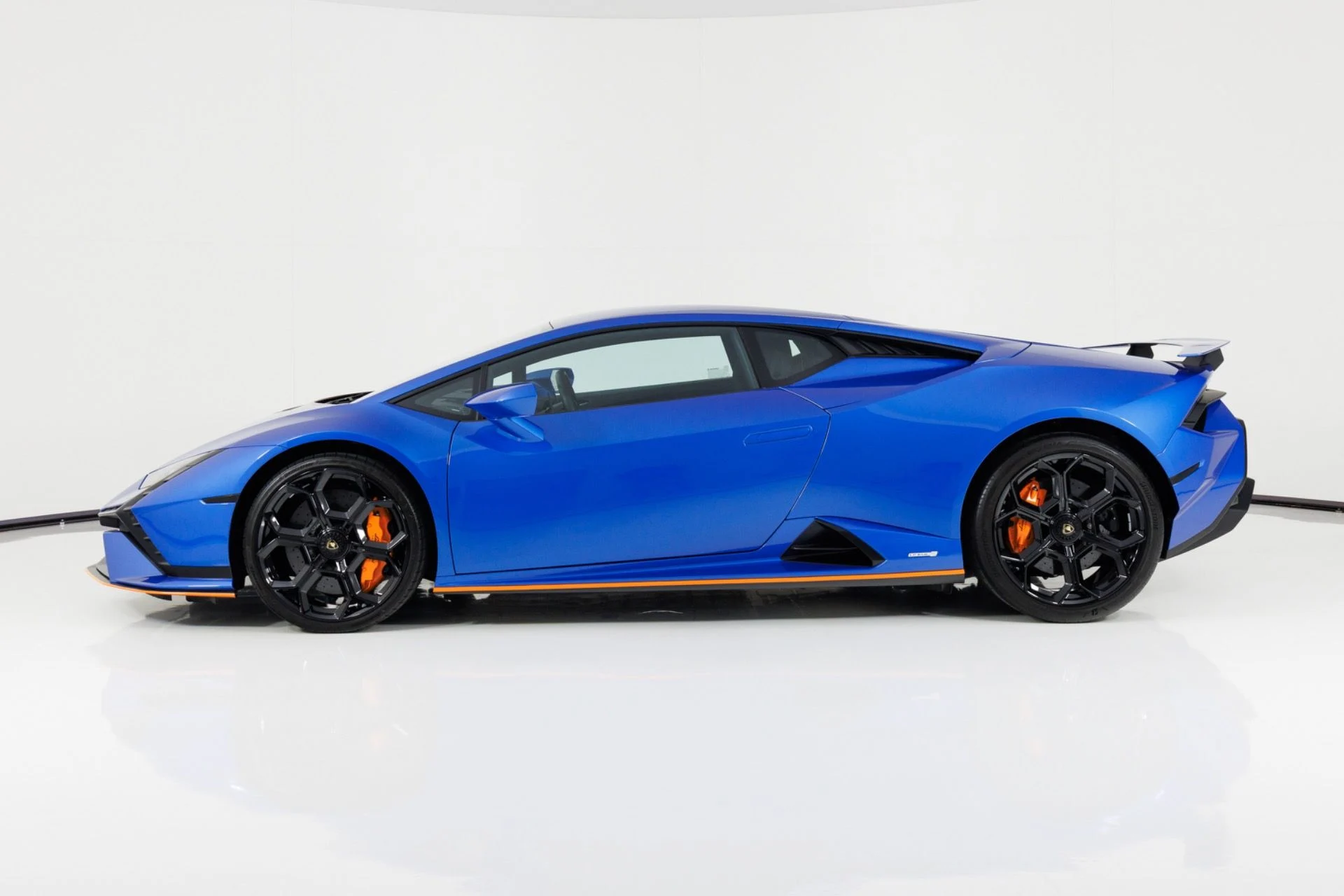 mph005_3238079566_Used_2023_Lamborghini_Huracan_Tecnica_1784830829_bc42d30a6b