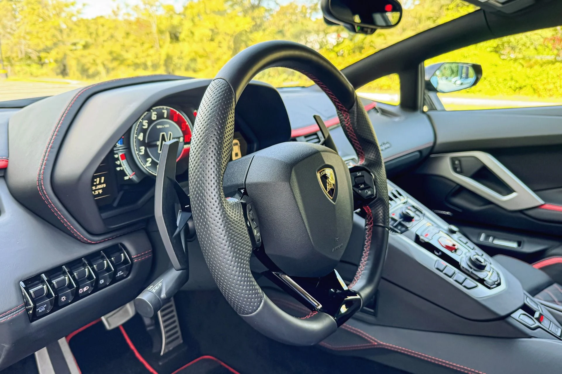 mph005_3239076176_Used_2018_Lamborghini_Aventador_S_LP_740_4_S_1758017826_ee2a953d14