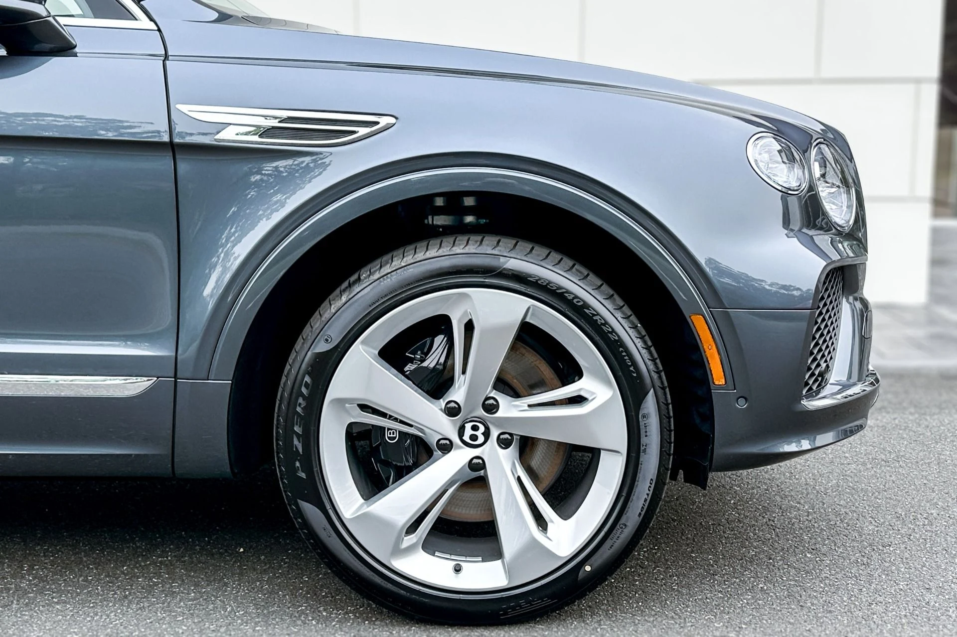 mph005_3240348937_New_2026_Bentley_Bentayga_V8_1784540711_9187735796
