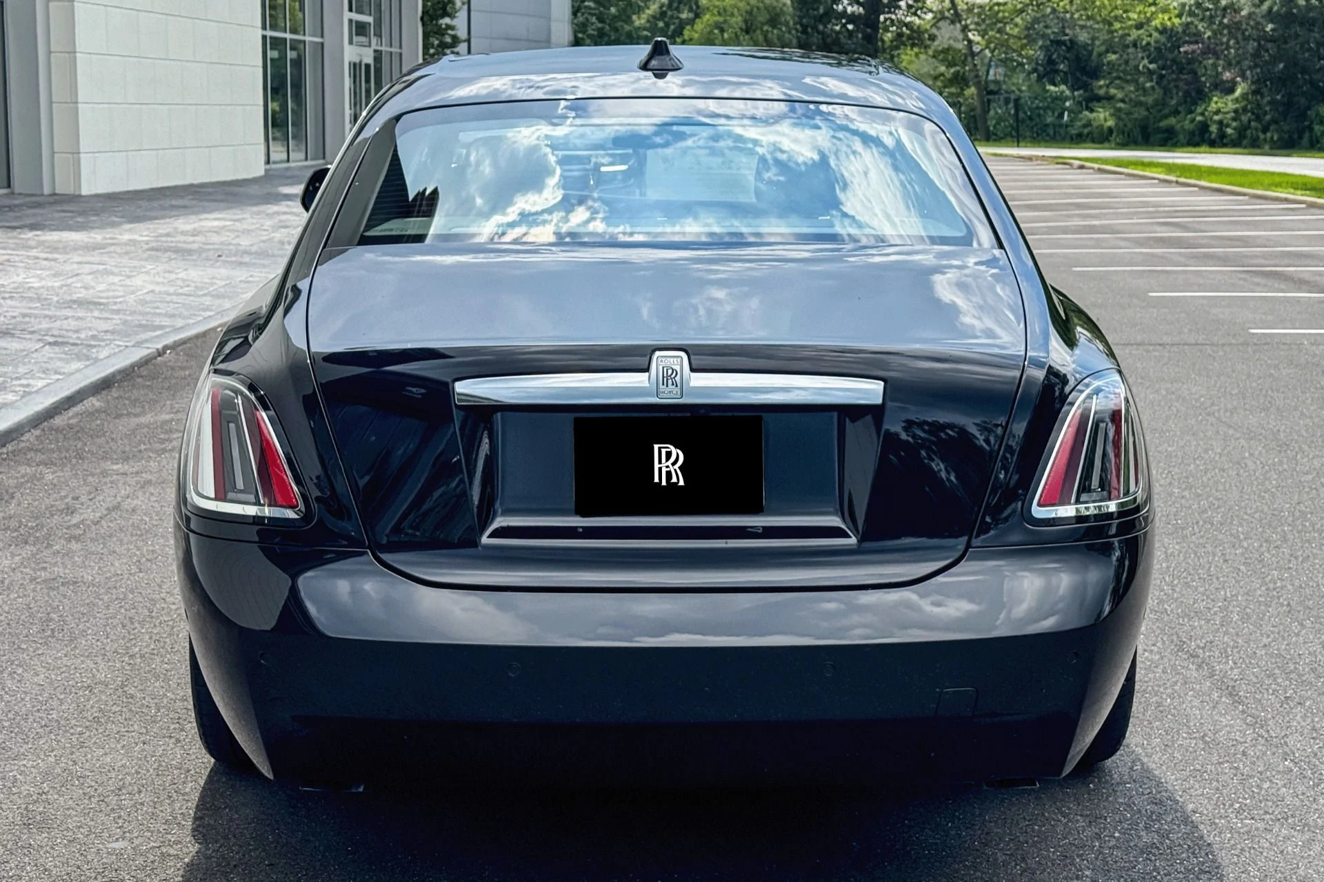 mph005_3242690293_Used_2025_Rolls_Royce_Ghost_1764086548_d6322c60f2