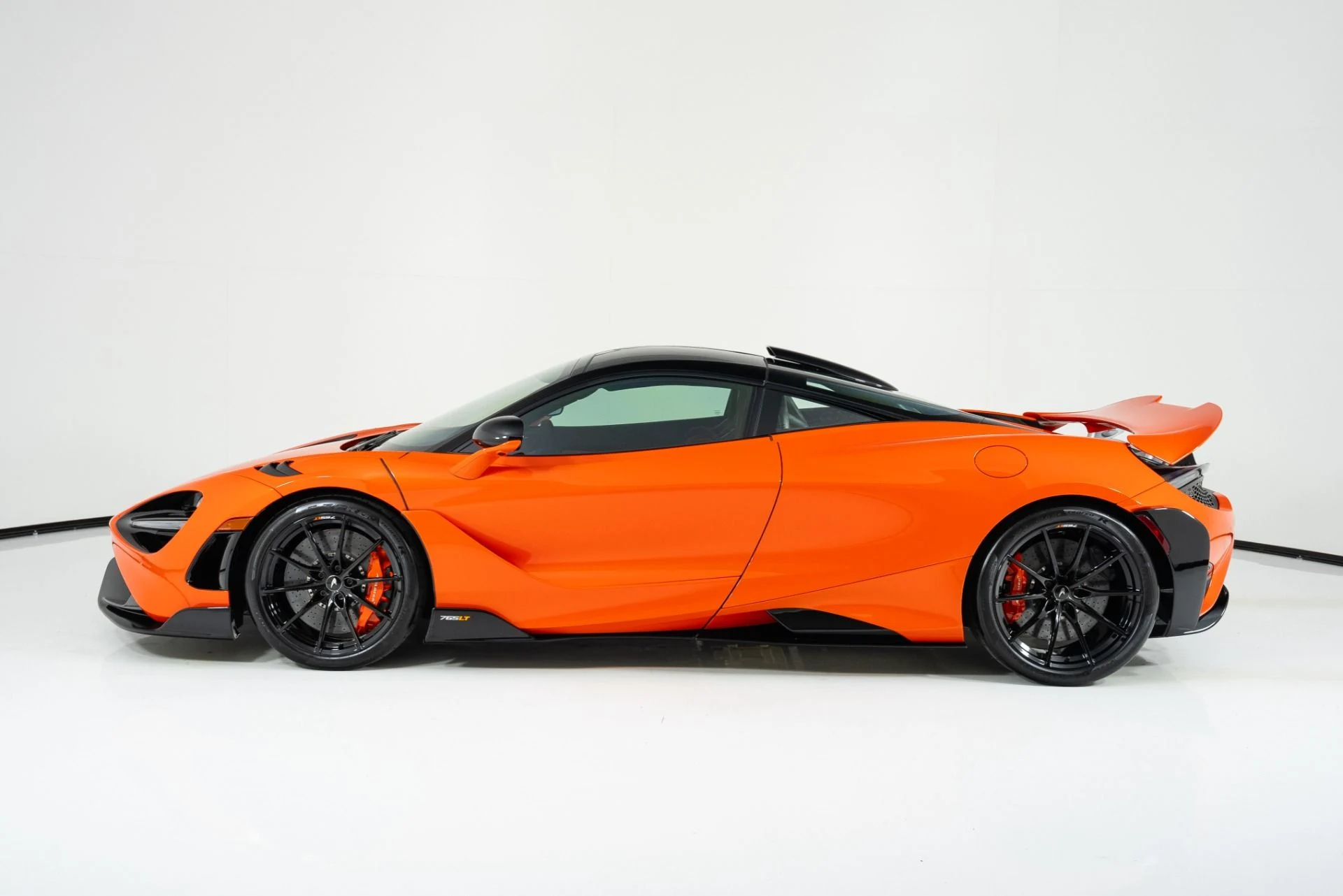 mph005_3245126780_Used_2021_Mc_Laren_765_LT_1746474152_95fd9d02ac