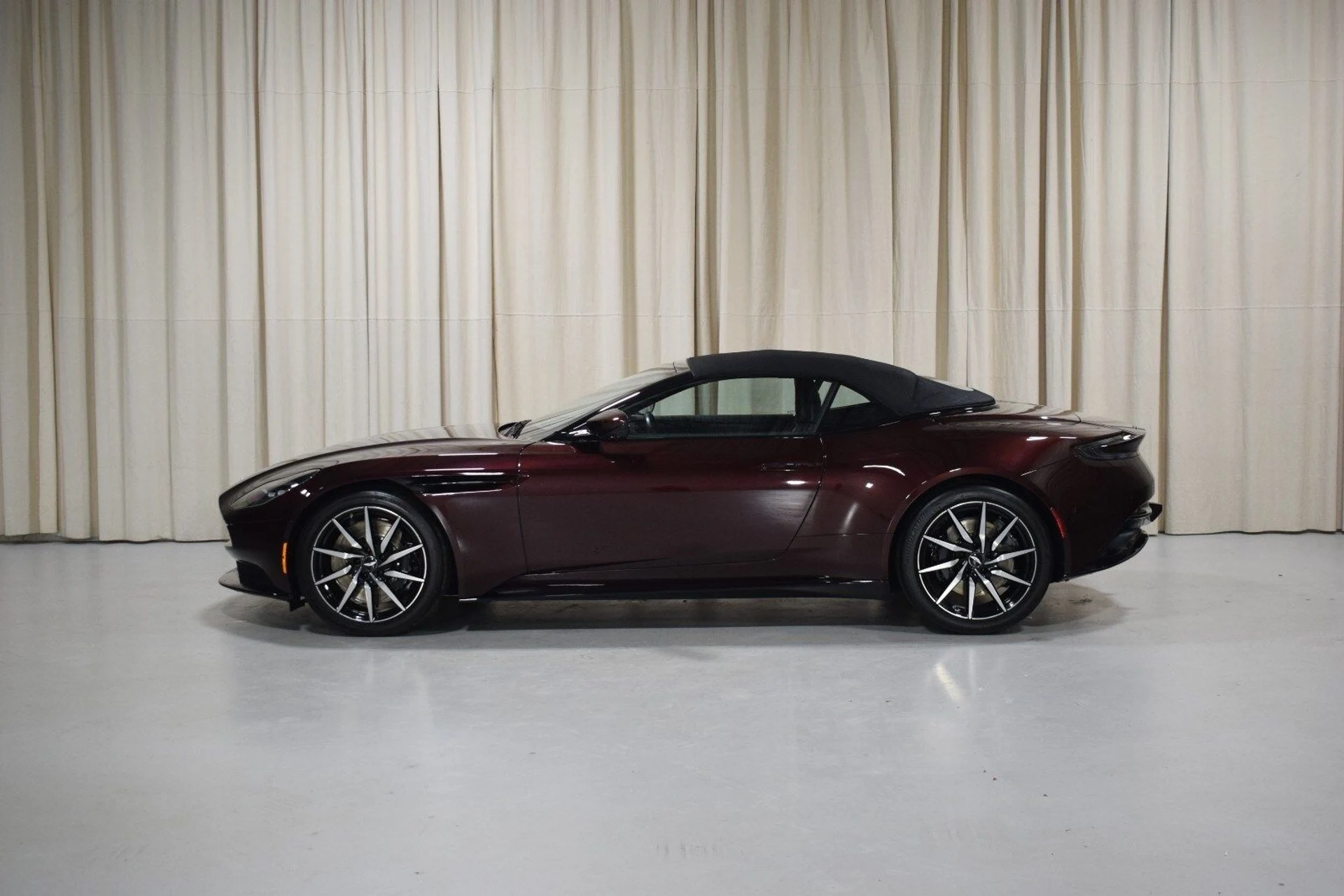 mph005_324636790_5a3b9a6fde804ffd8aebff7562d95d0dx_6c0c5ab557