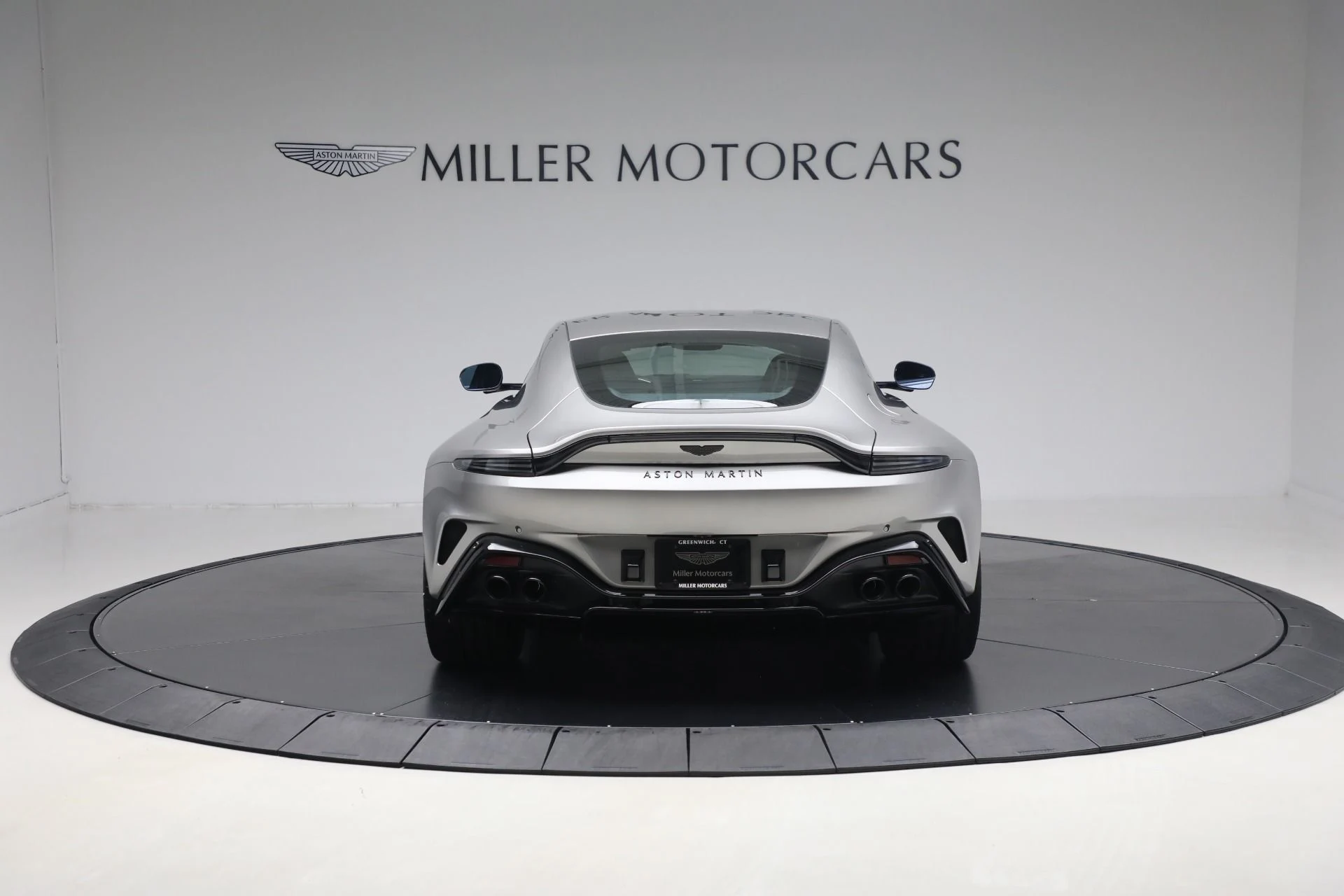 mph005_3255809392_New_2025_Aston_Martin_Vantage_eae53a232f