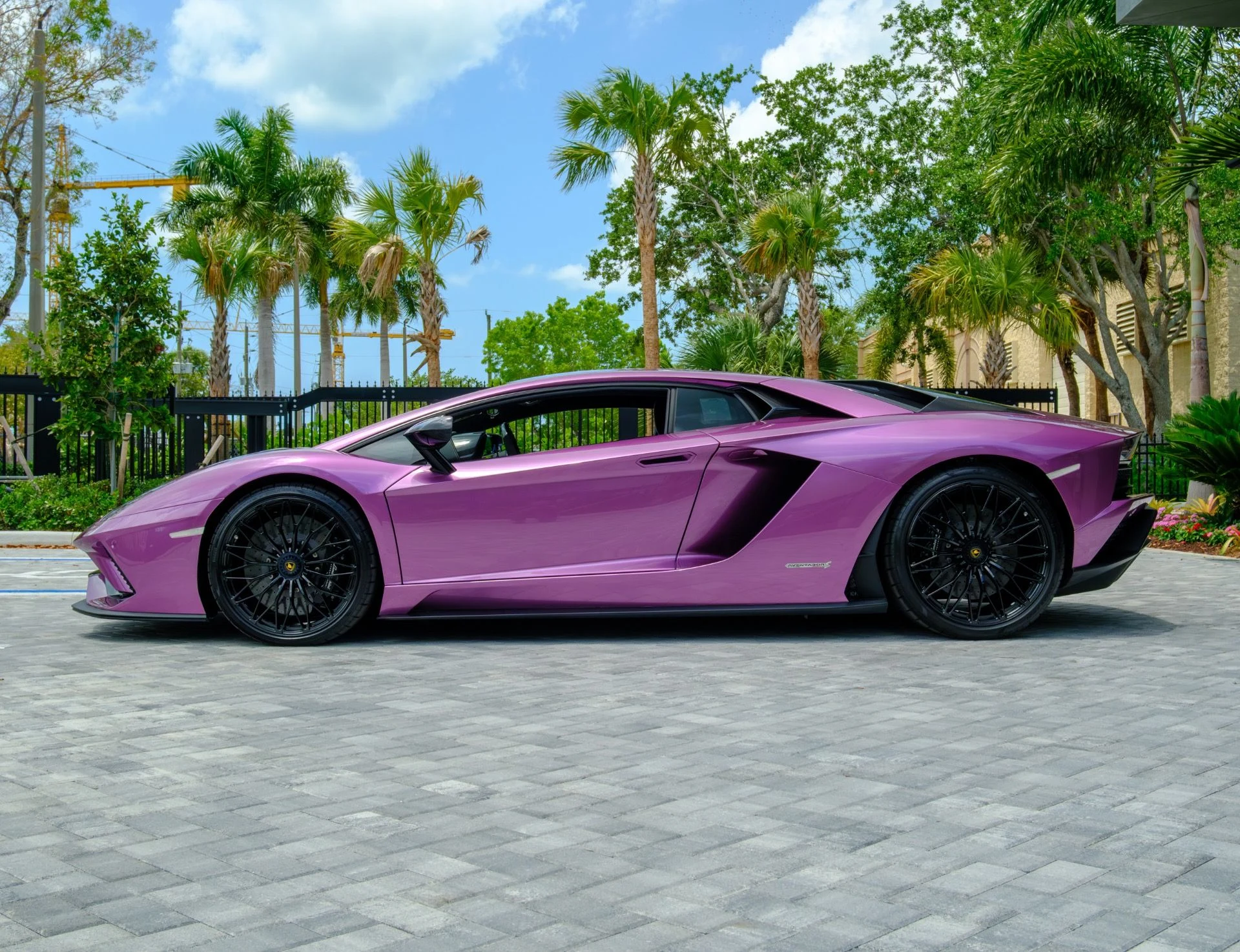 mph005_3260230014_Used_2018_Lamborghini_Aventador_S_1778520653_41b9219e1c