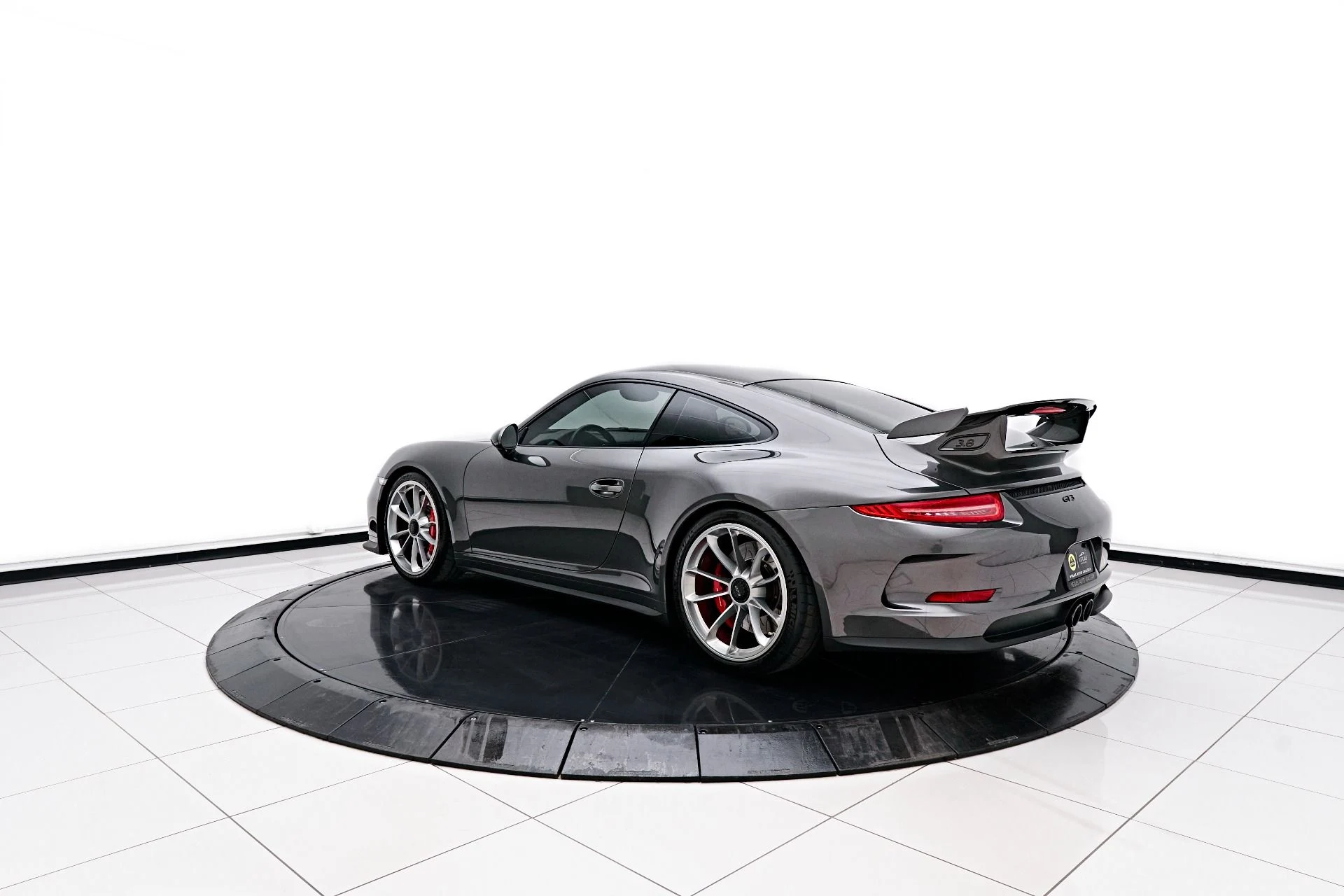mph005_3277112825_Used_2015_Porsche_911_GT_3_1676429747_6ff52fd40c