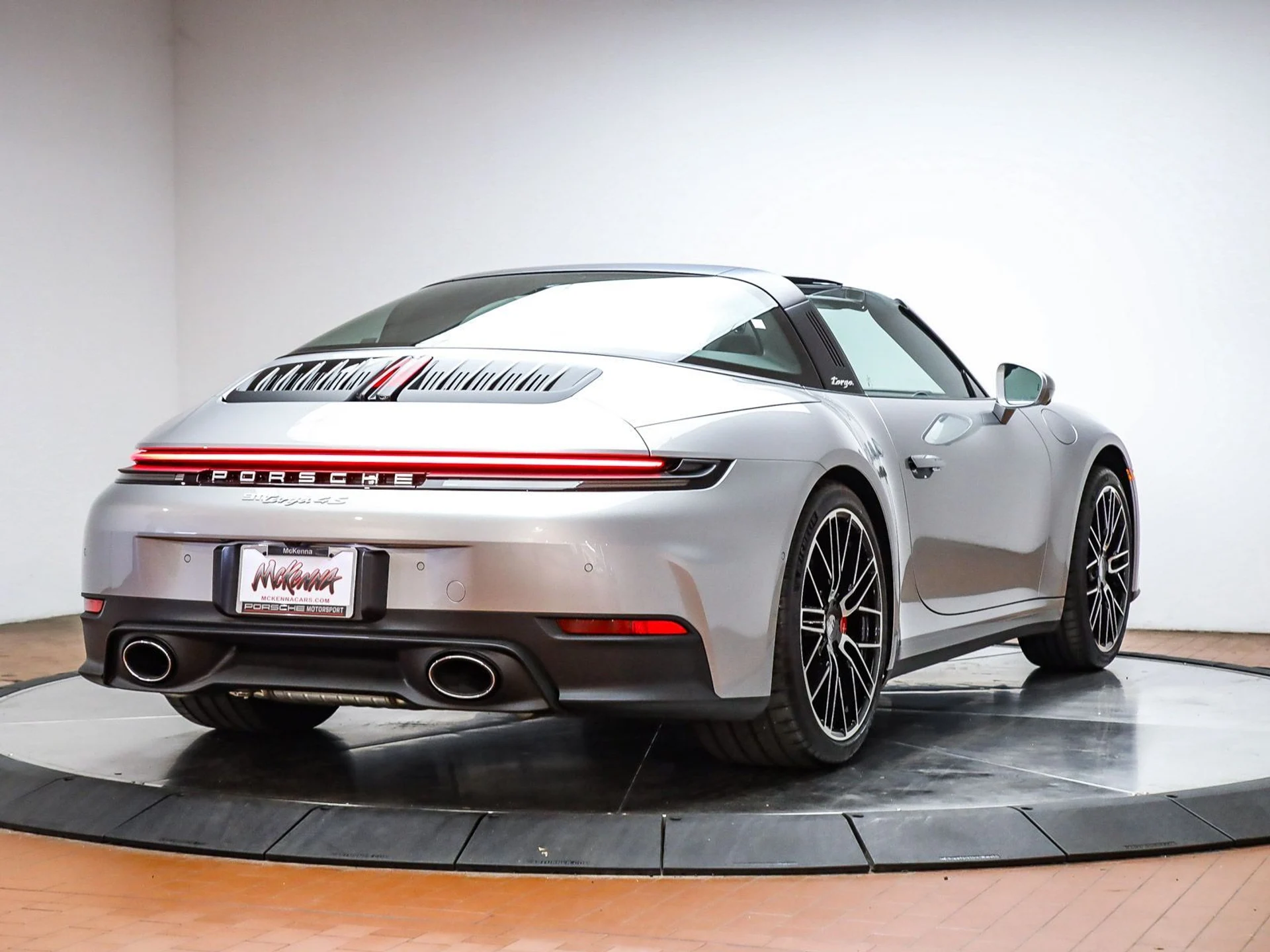 mph005_3277273096_3ba137d8d905d3400c35b0d70d3d135dx_67d232b589