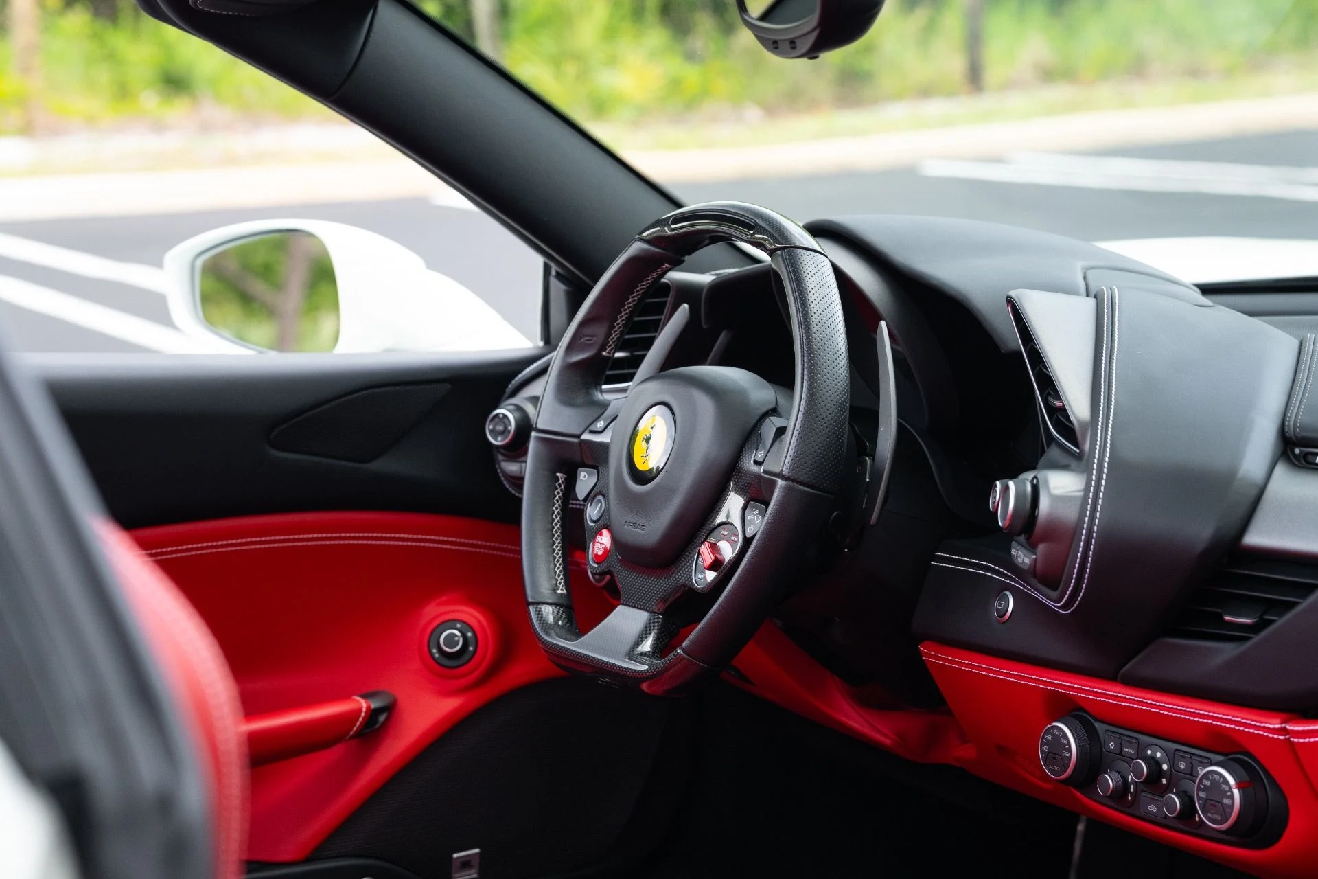 mph005_3277377175_Used_2018_Ferrari_488_Spider_1779900992_24dfe9ae06