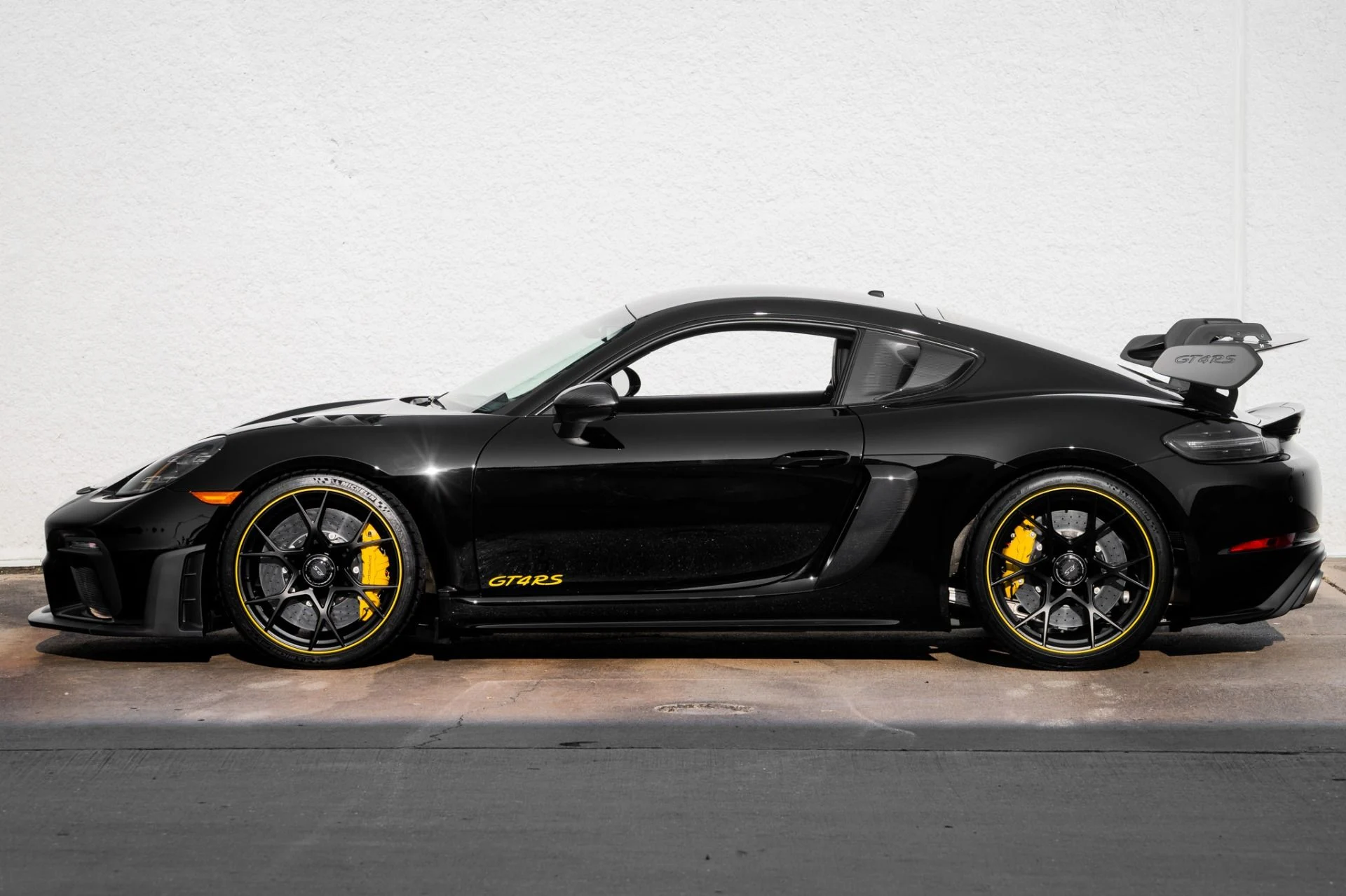 mph005_3280770365_Used_2024_Porsche_718_Cayman_GT_4_RS_Weissach_1755715163_6653c3d5ea