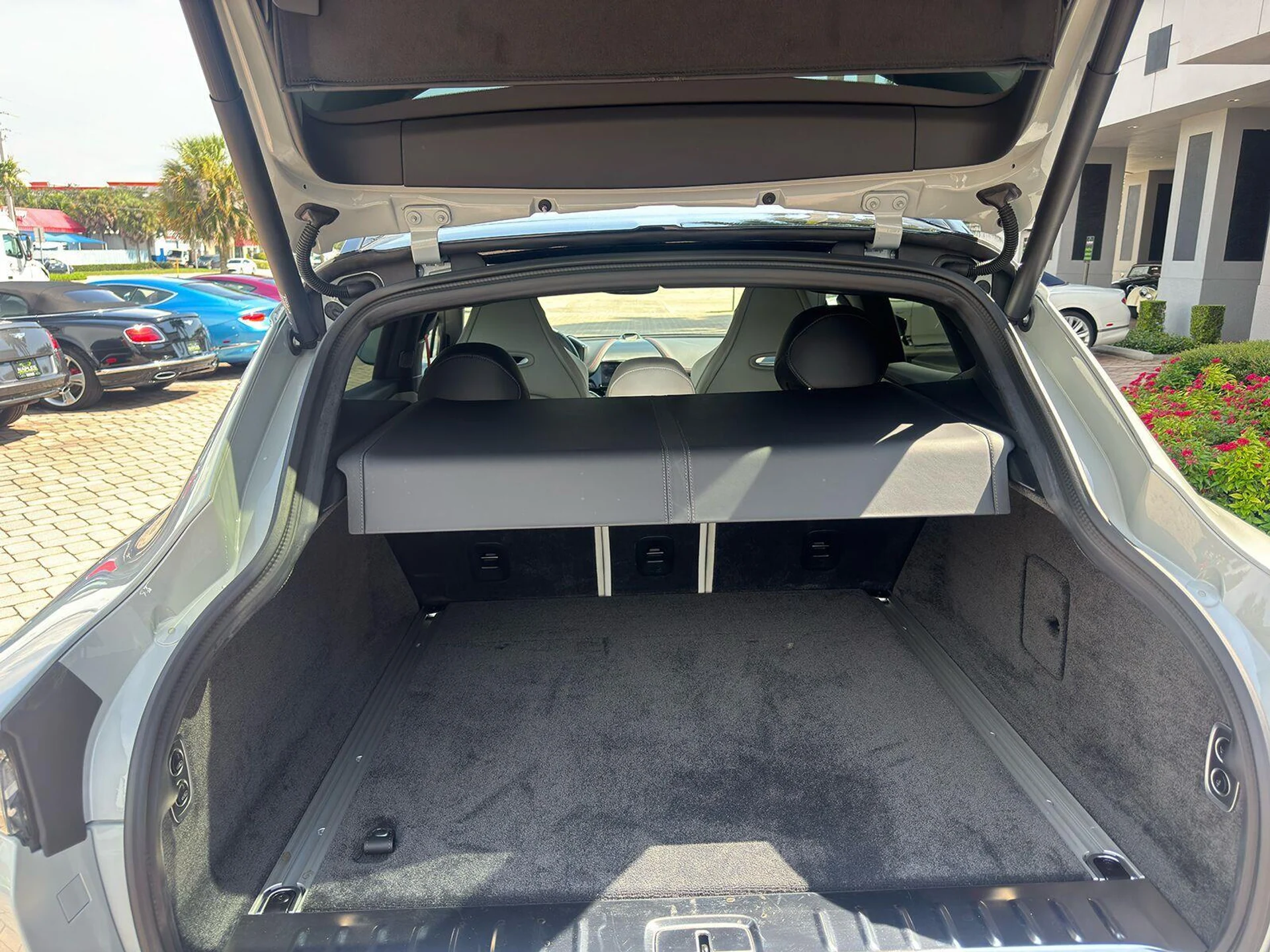 mph005_3286797049_Used_2025_Aston_Martin_DBX_707_1789654196_01c36fba25