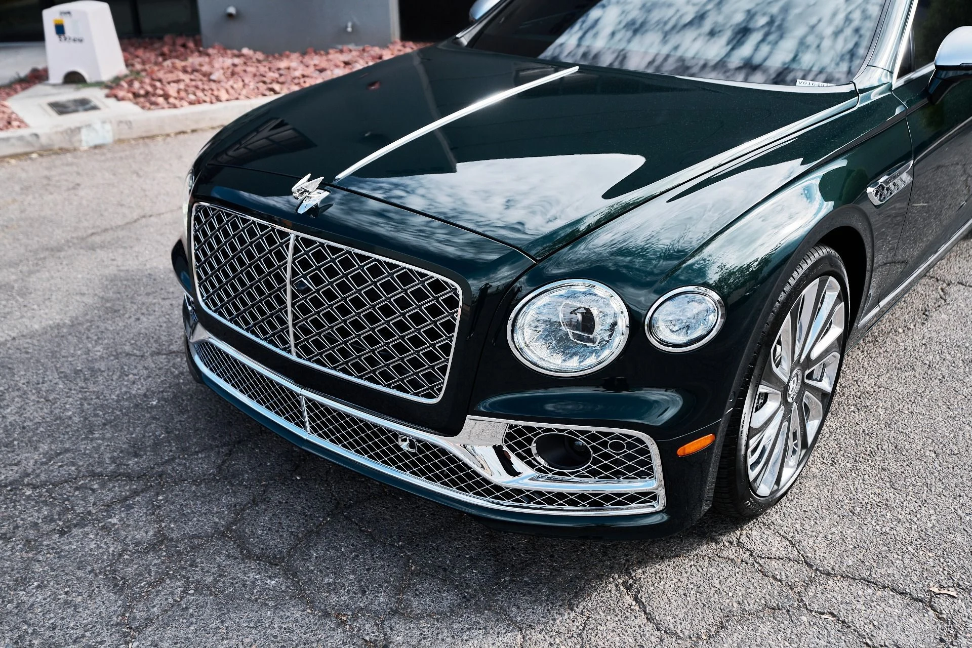 mph005_3288714809_Used_2024_Bentley_Flying_Spur_Mulliner_W12_1756173307_e7ed6ae7cc