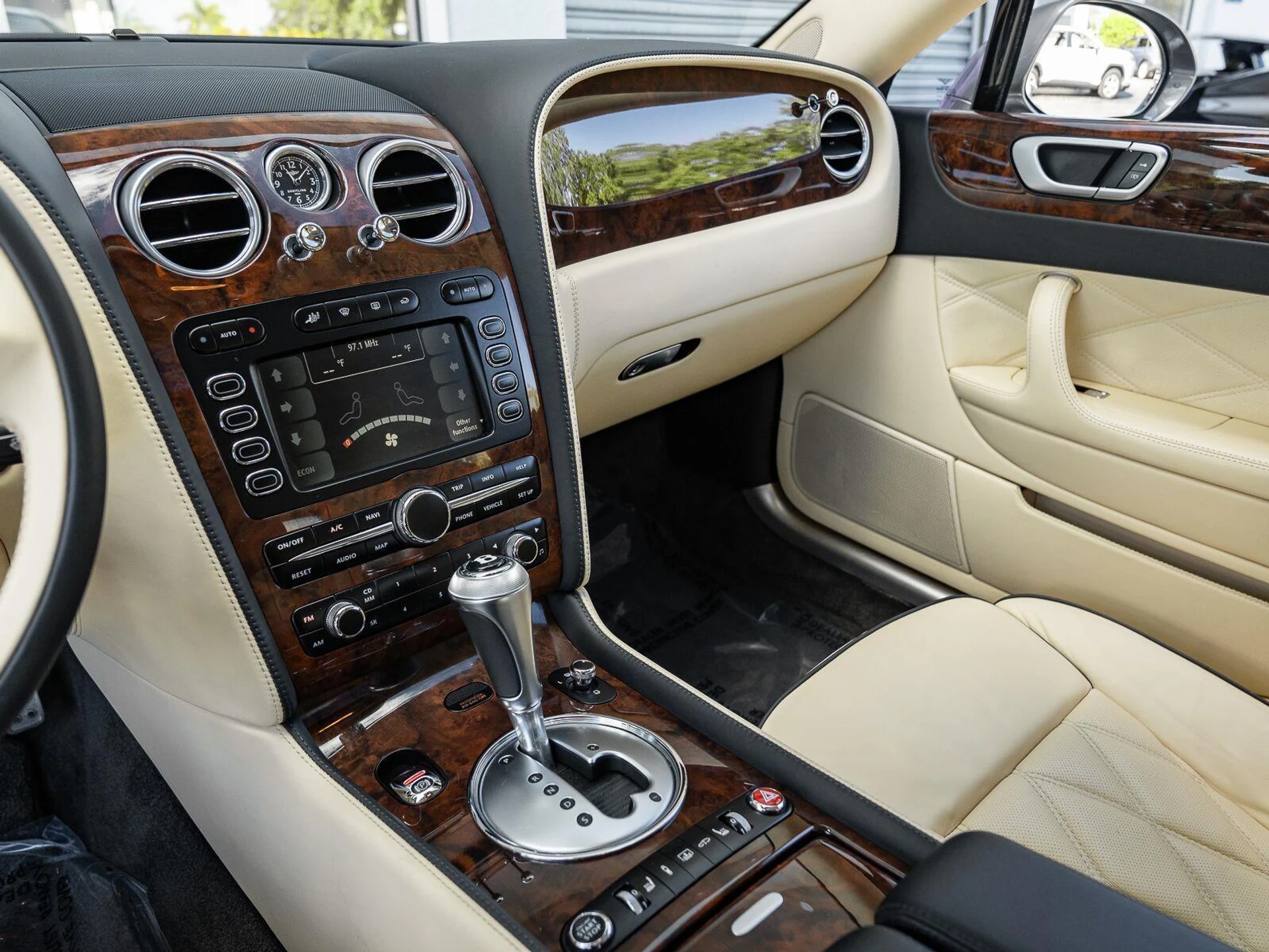 mph005_3289766770_Used_2011_Bentley_Continental_Flying_Spur_Speed_1792185129_e269ae7c62