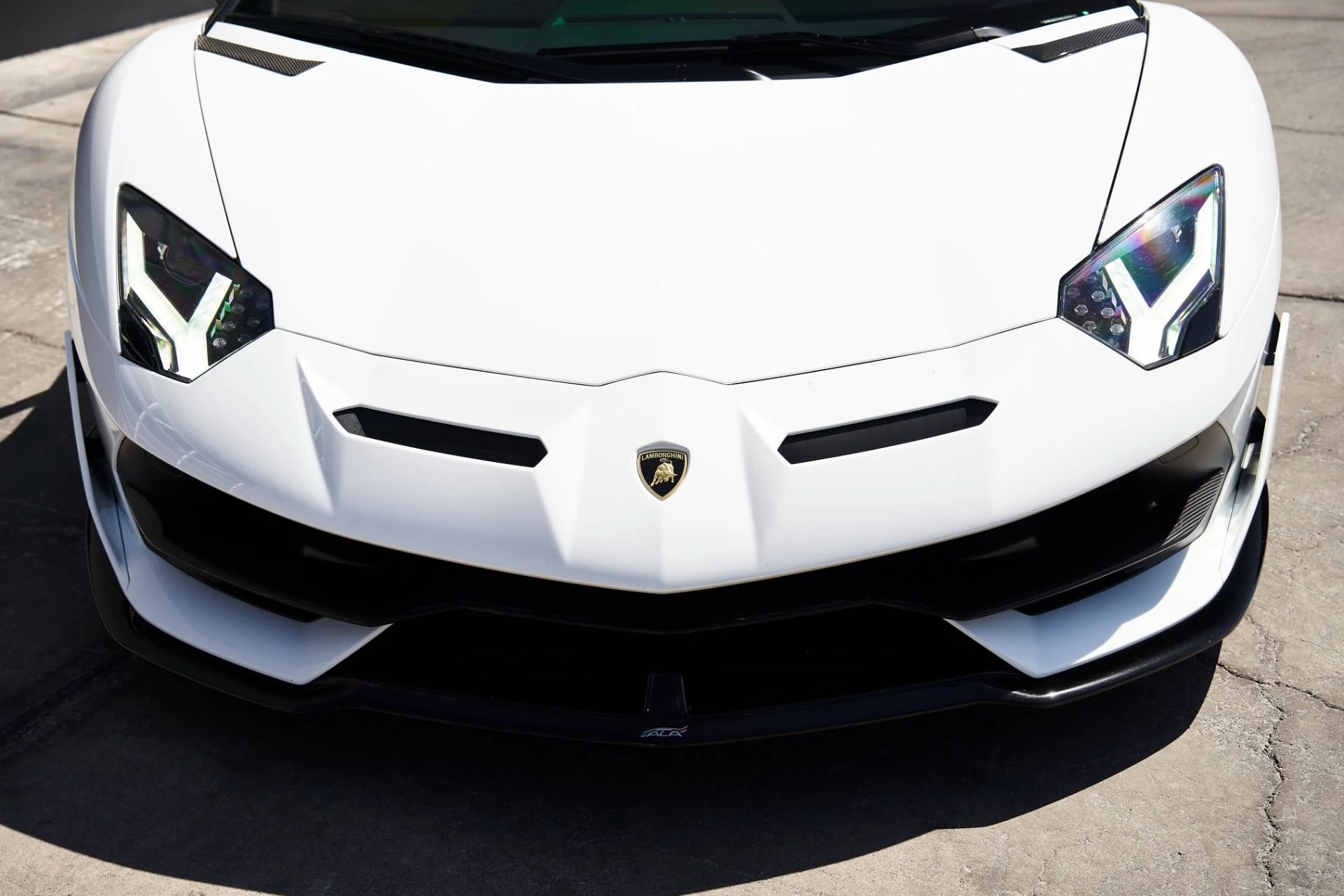 mph005_3291495093_Used_2021_Lamborghini_Aventador_SVJ_Base_1722739677_fa63a57453