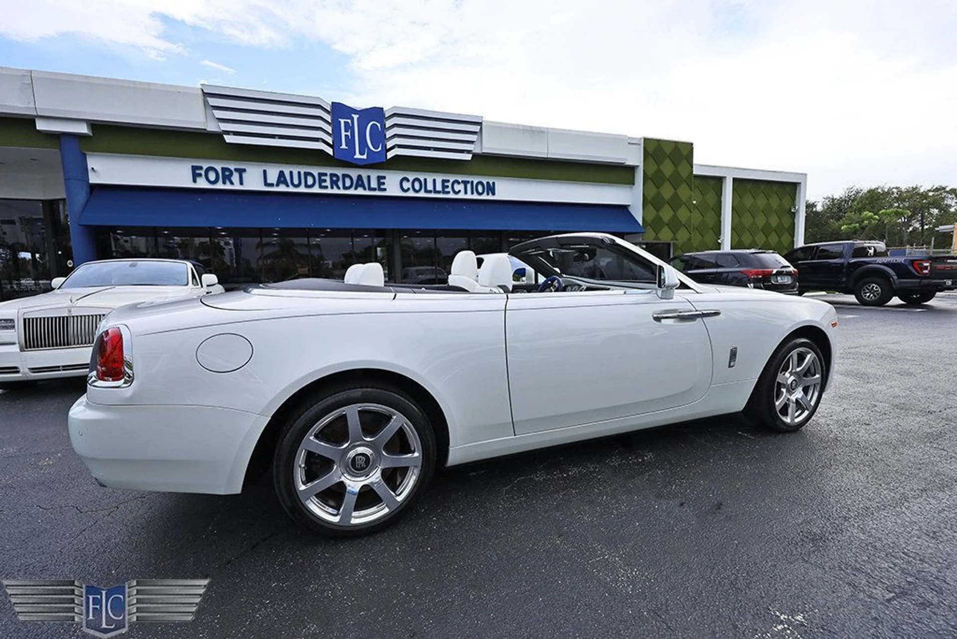 mph005_3292348561_used_2018_rolls_royce_dawn_convertible_6305_22879158_6_1024_1b8d73256f