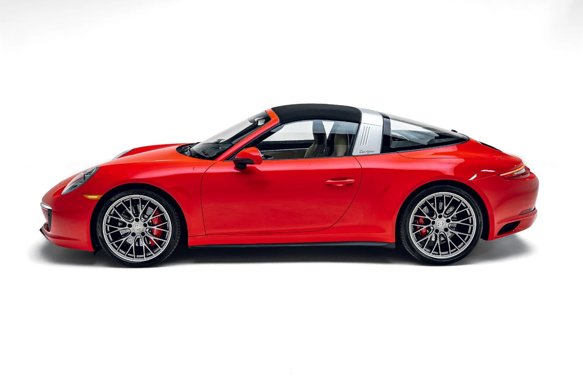 mph005_3292405925_Used_2019_Porsche_911_Targa_4_S_1783372820_9b8c645472