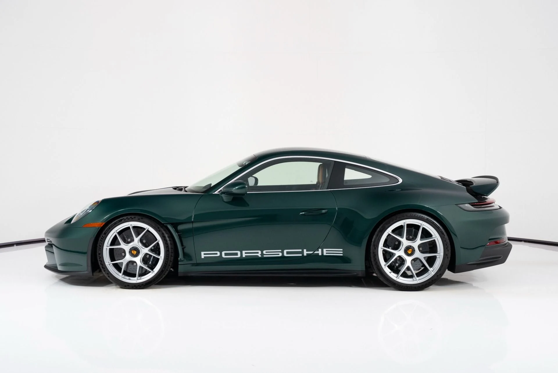 mph005_330052521_Used_2024_Porsche_911_ST_1755542778_647f0336f6