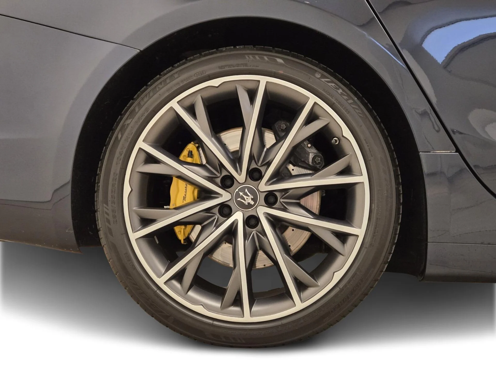 mph005_3302776357_Used_2022_Maserati_Ghibli_Modena_1770446734_2a6e1e0745