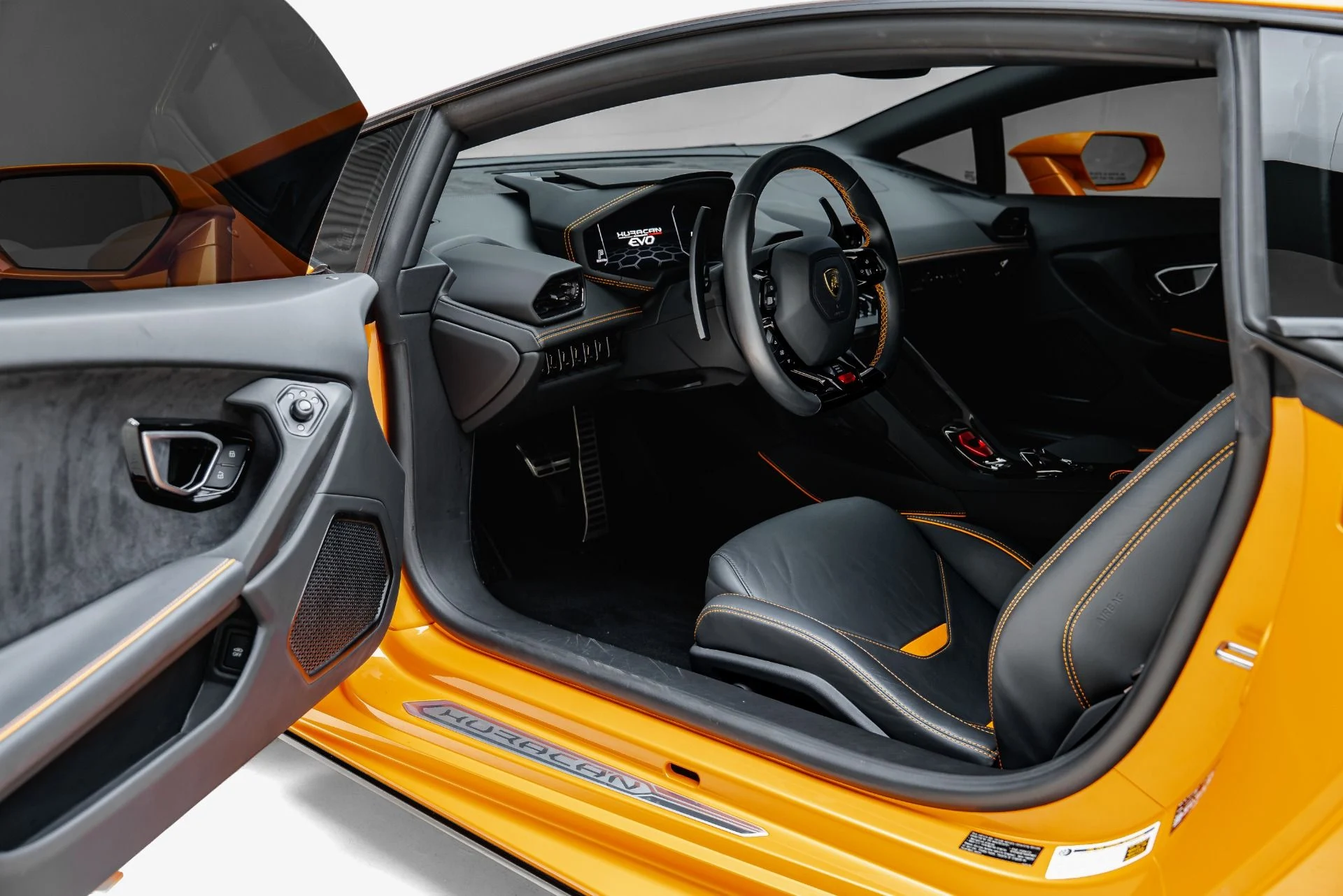 mph005_3306925162_Used_2023_Lamborghini_Huracan_EVO_RWD_1783715395_48b0a7b929
