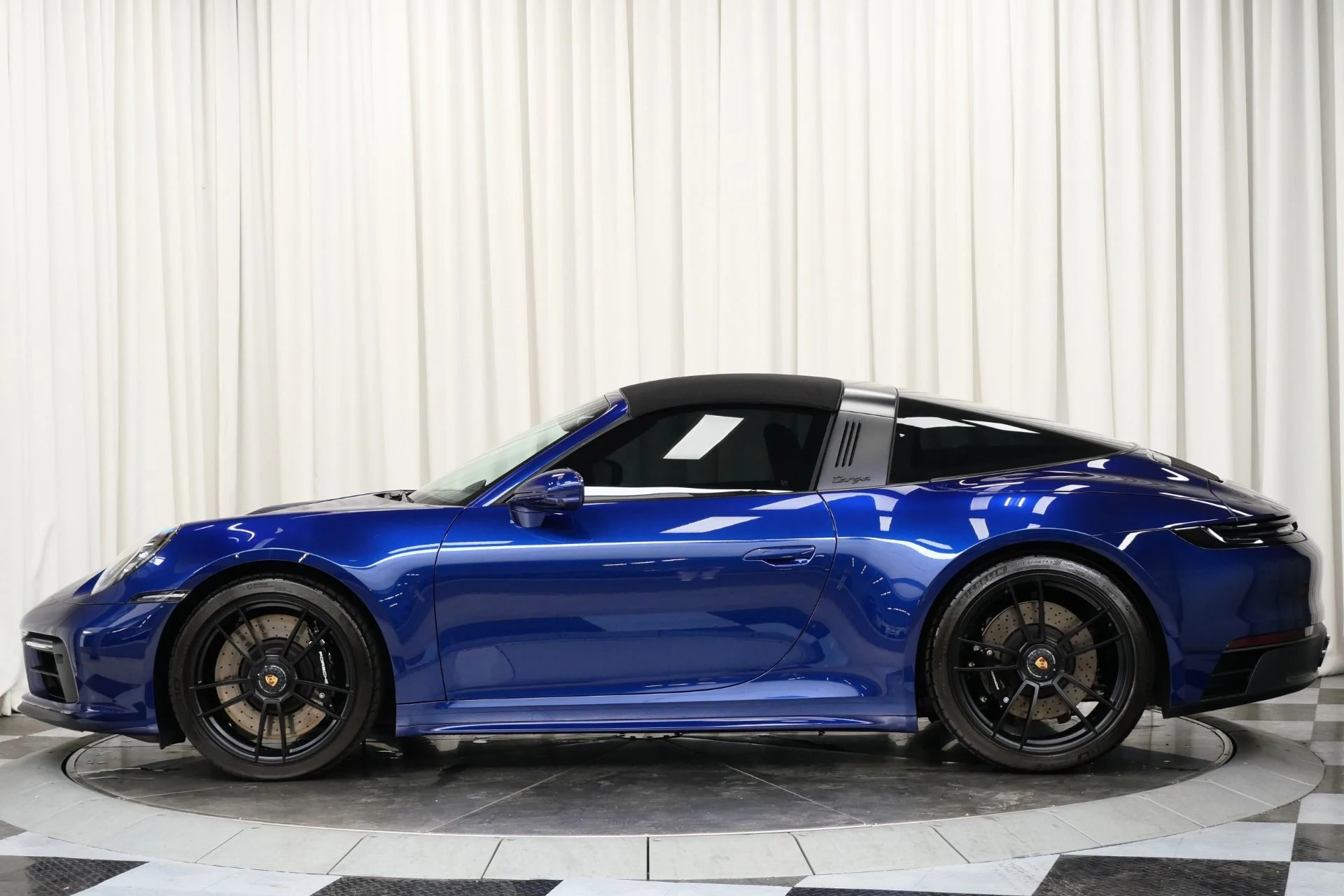 mph005_3313334372_Used_2023_Porsche_911_Targa_4_GTS_1761682285_5aced56a5a