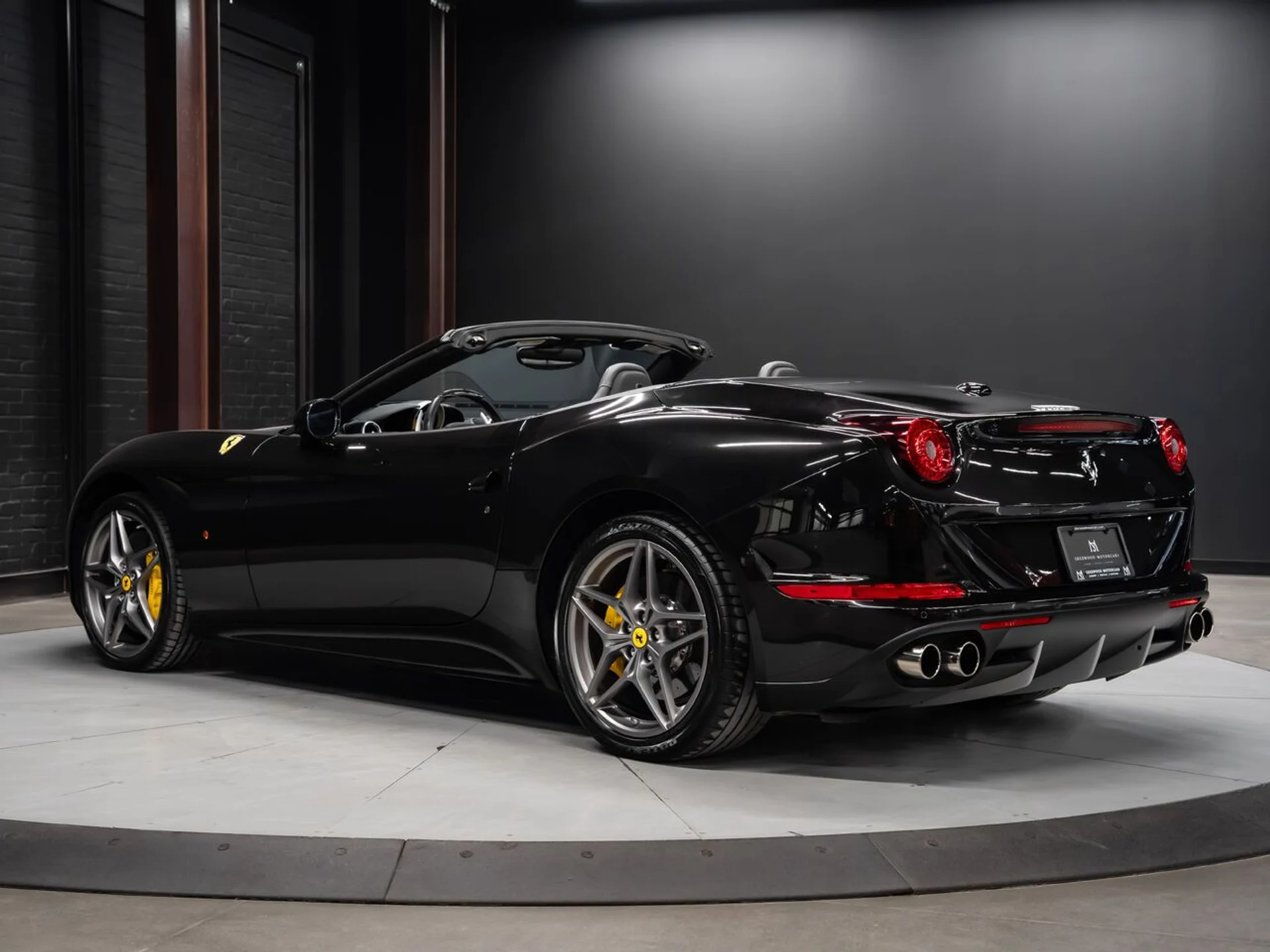 mph005_3324400040_ferrari_california_2015_689c277c20