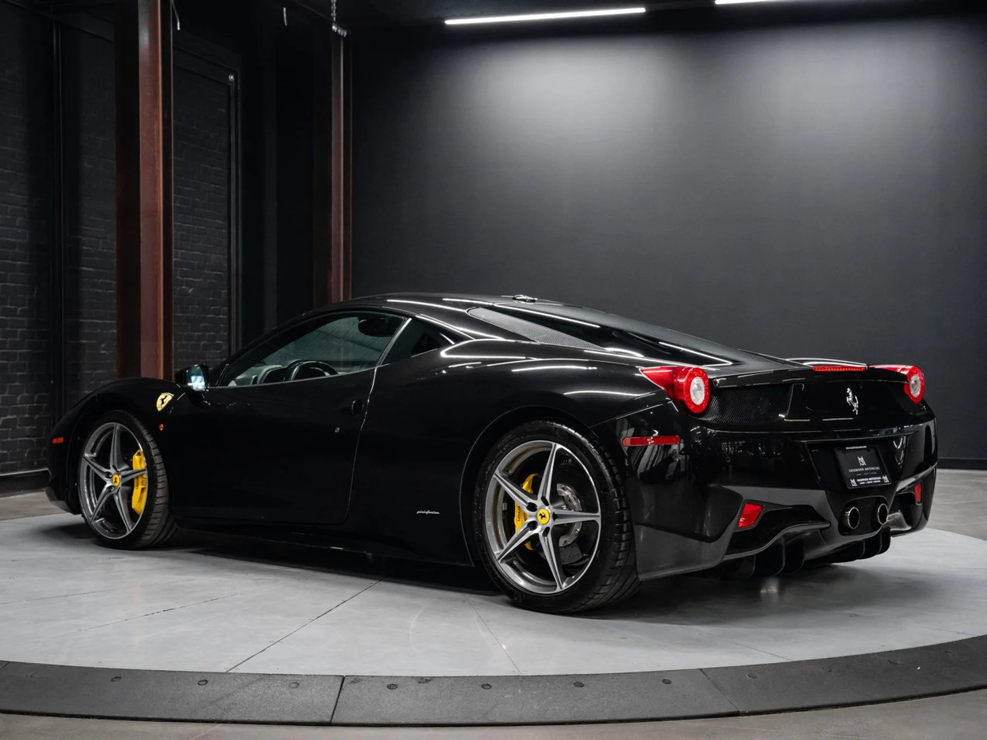 mph005_3329145900_ferrari_458_italia_2015_5e346971f2