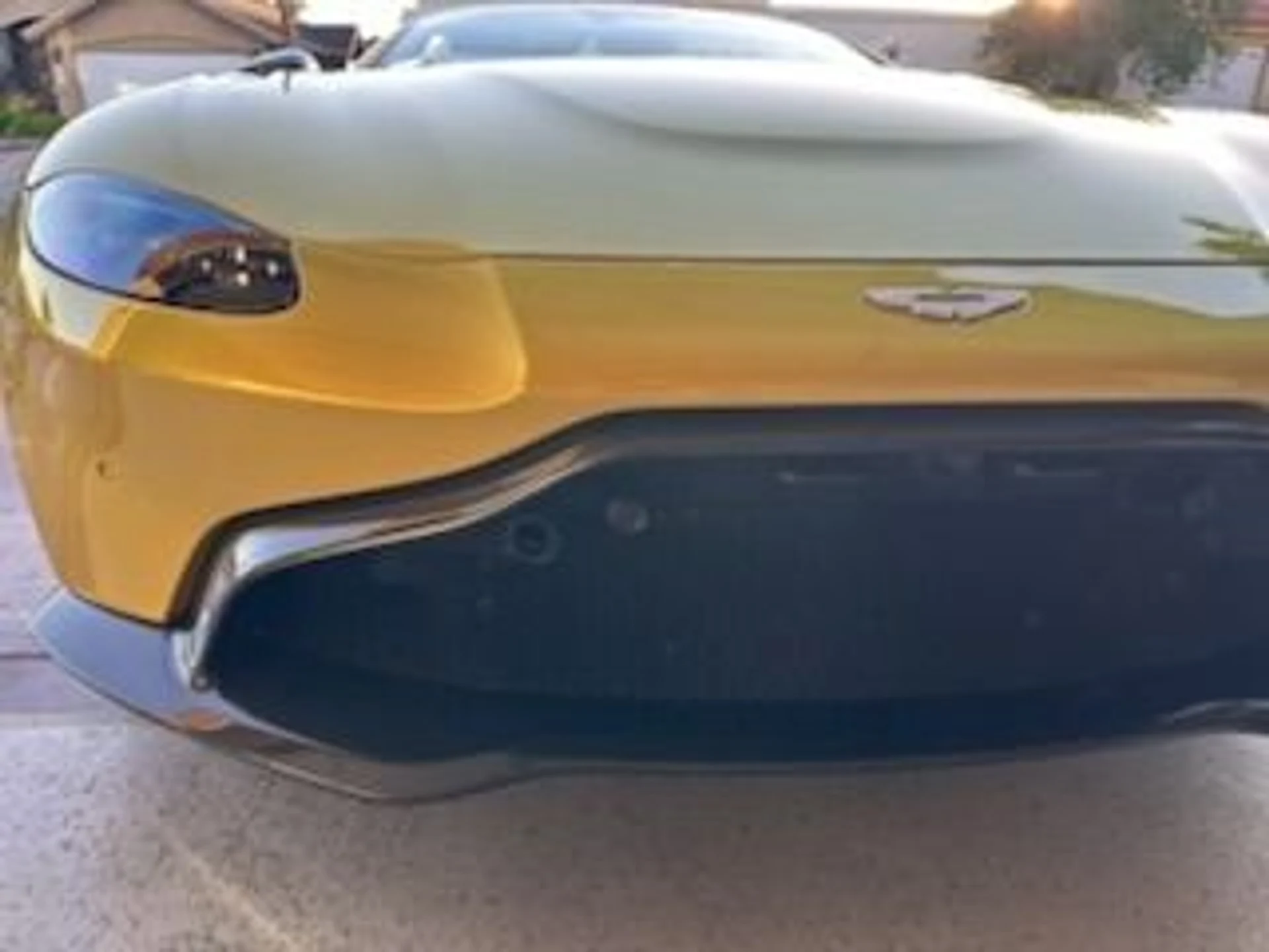 mph005_333088946_Used_2021_Aston_Martin_Vantage_1759360306_c580e9e815