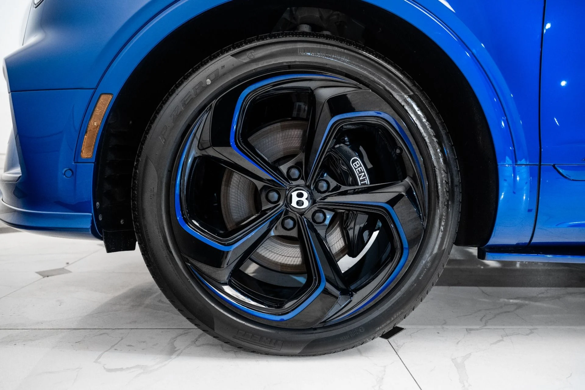mph005_3331043595_Used_2025_Bentley_Bentayga_S_1744810682_eade1f4d50